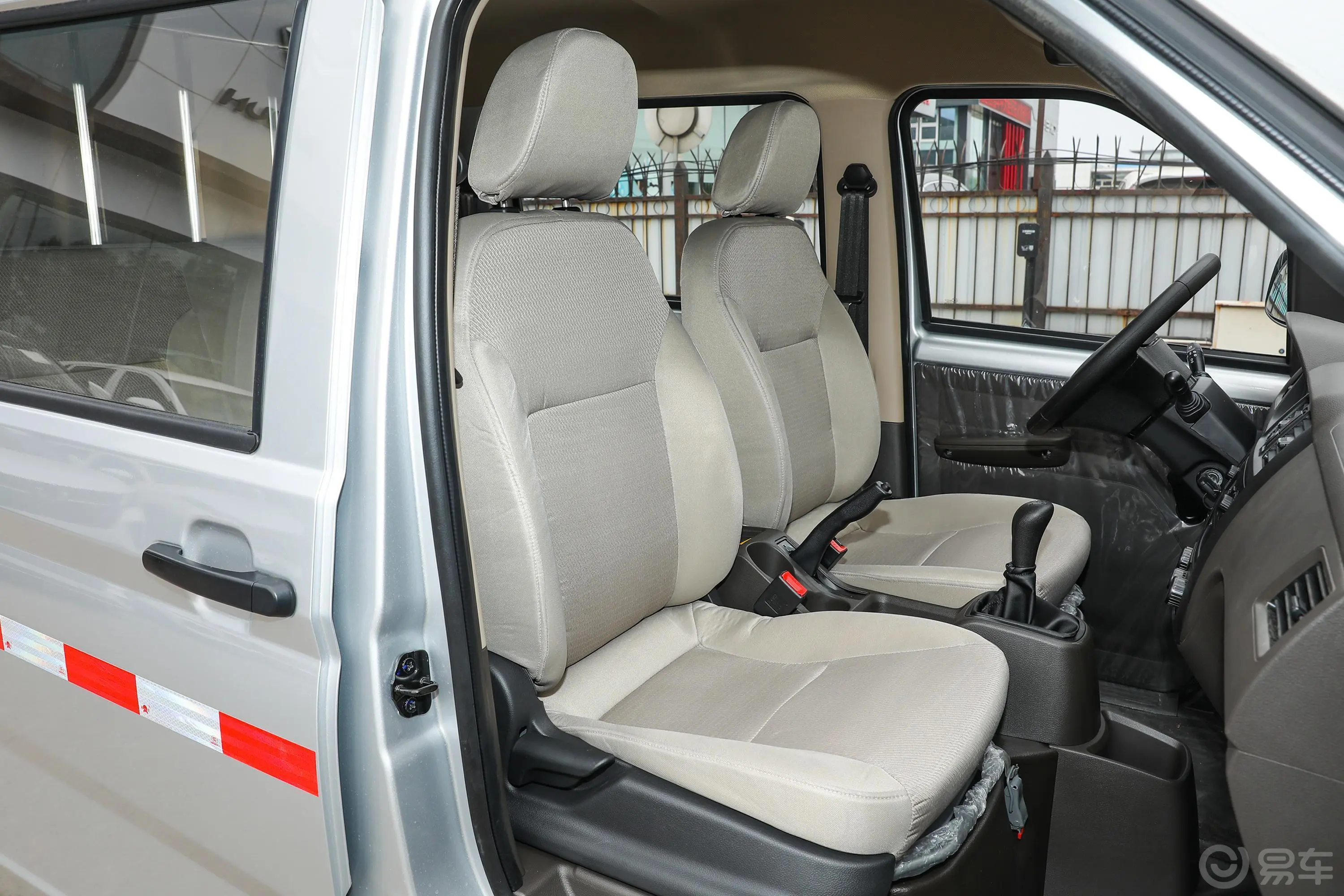 五菱荣光S1.2L 封窗基本型 5座副驾驶座椅