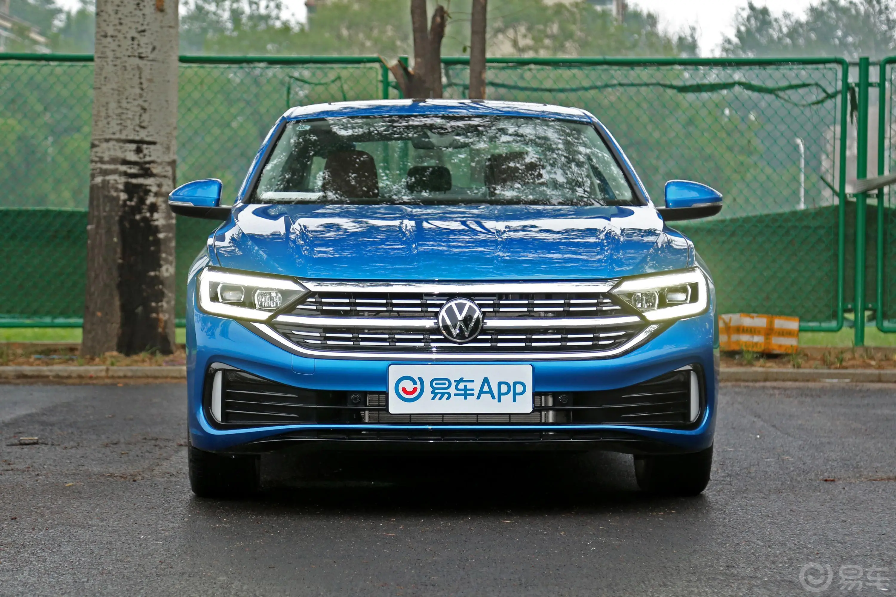 速腾300TSI 双离合卓越版正前水平