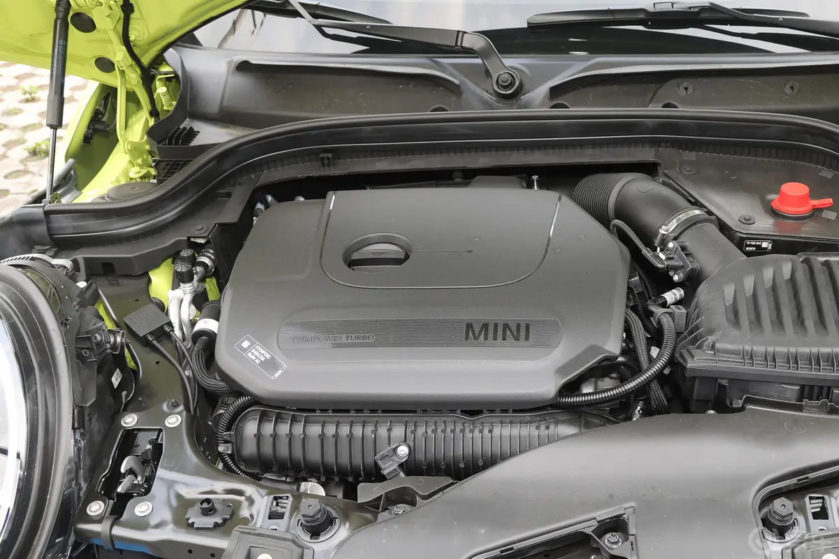 MINI2.0T COOPER S 赛车手发动机特写