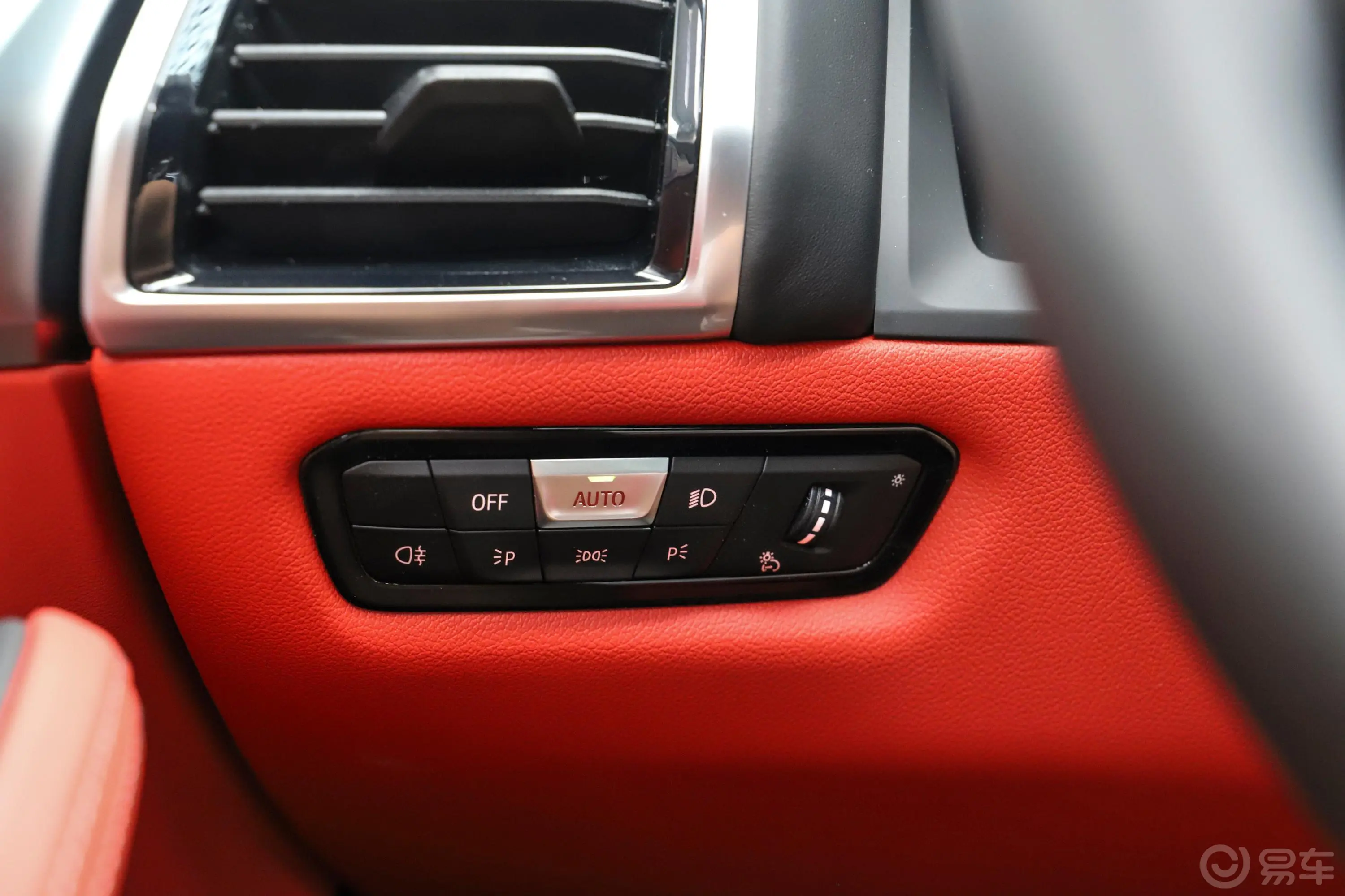 宝马8系四门轿跑车 840i xDrive M运动套装灯光控制区