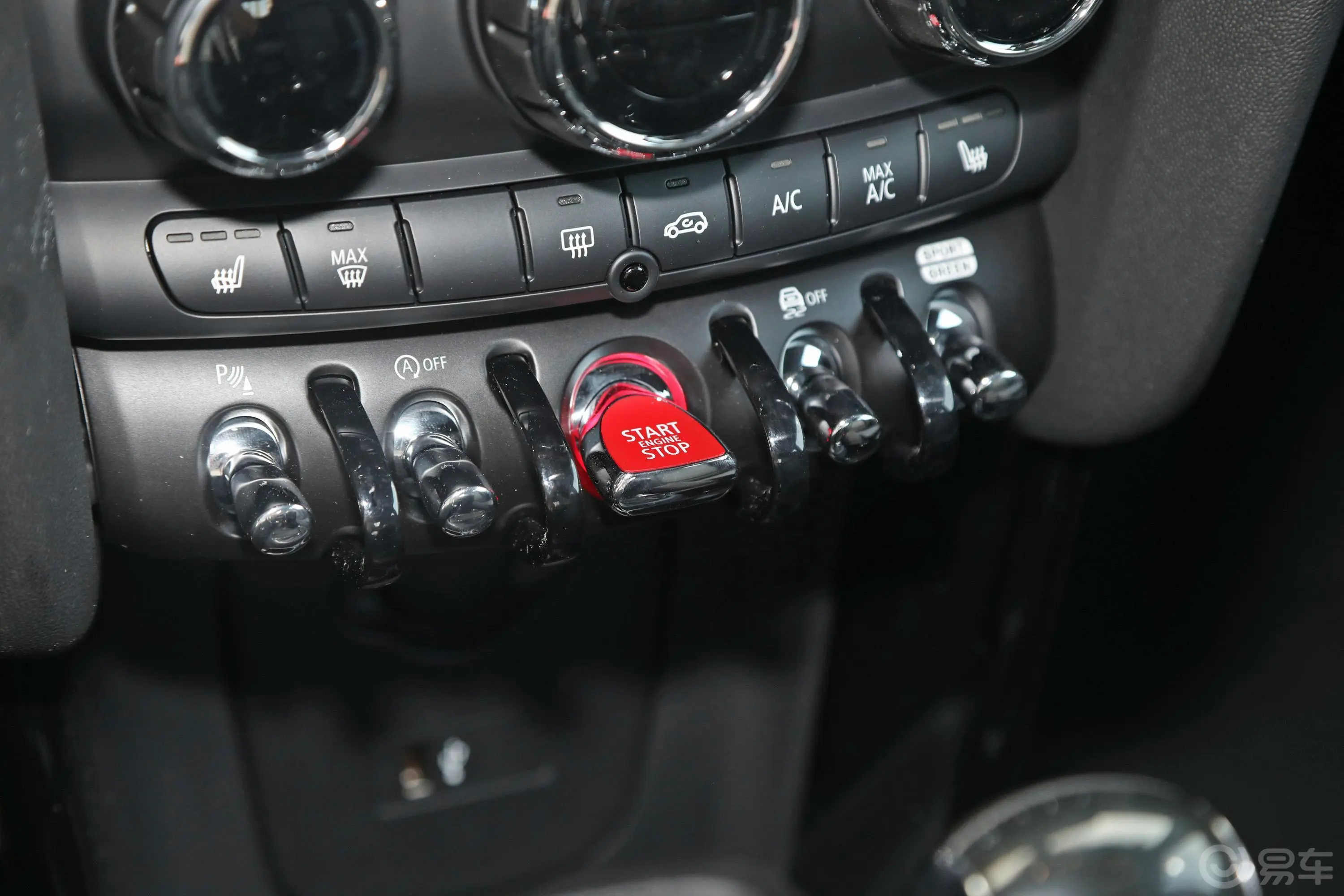 MINI2.0T COOPER S 赛车手钥匙孔或一键启动按键