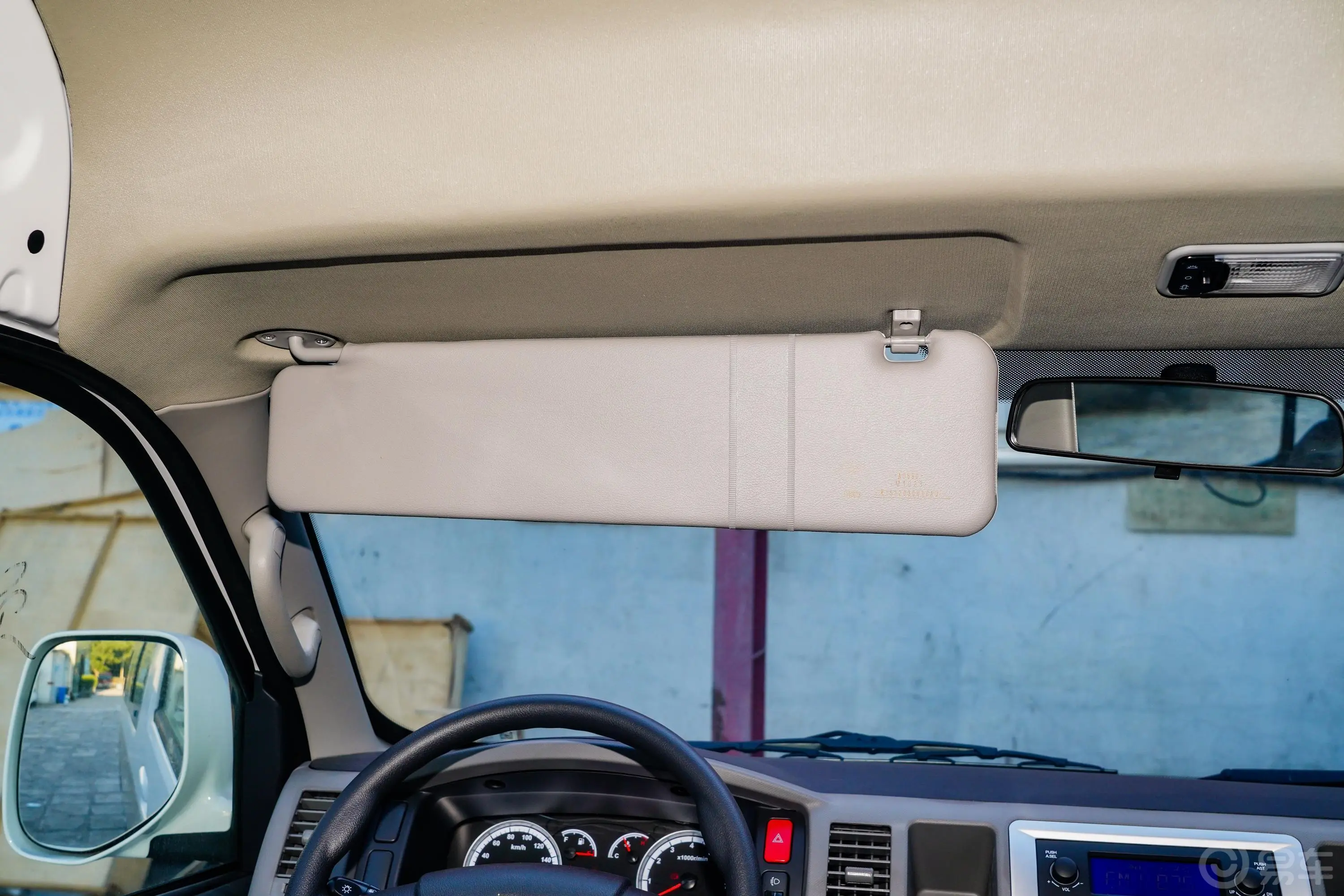 风景G9商运版 2.4L 长轴高顶明窗 6座驾驶位遮阳板