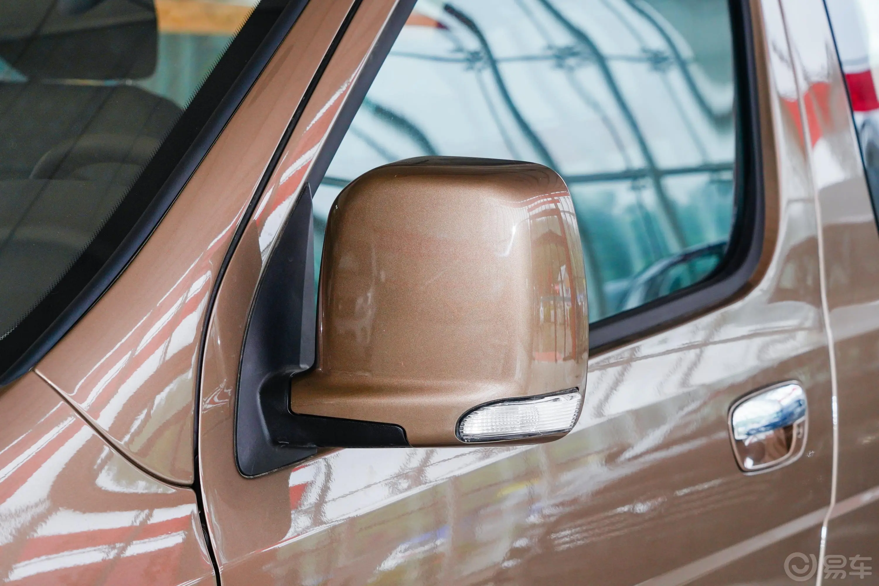 风景G52.4L 手动 明窗 商运版 5/6座 汽油主驾驶后视镜背面