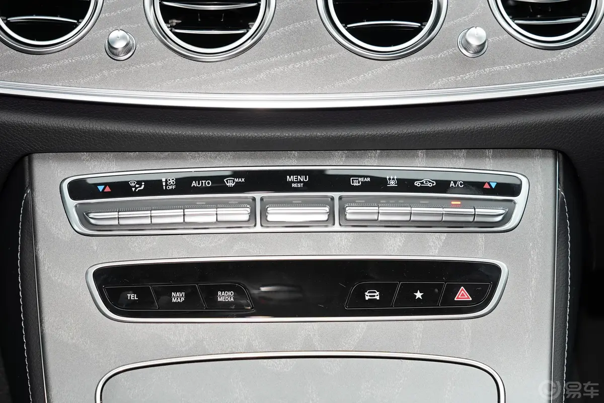 奔驰E级 插电混动改款三 E 350 e L 插电式混合动力运动轿车空调