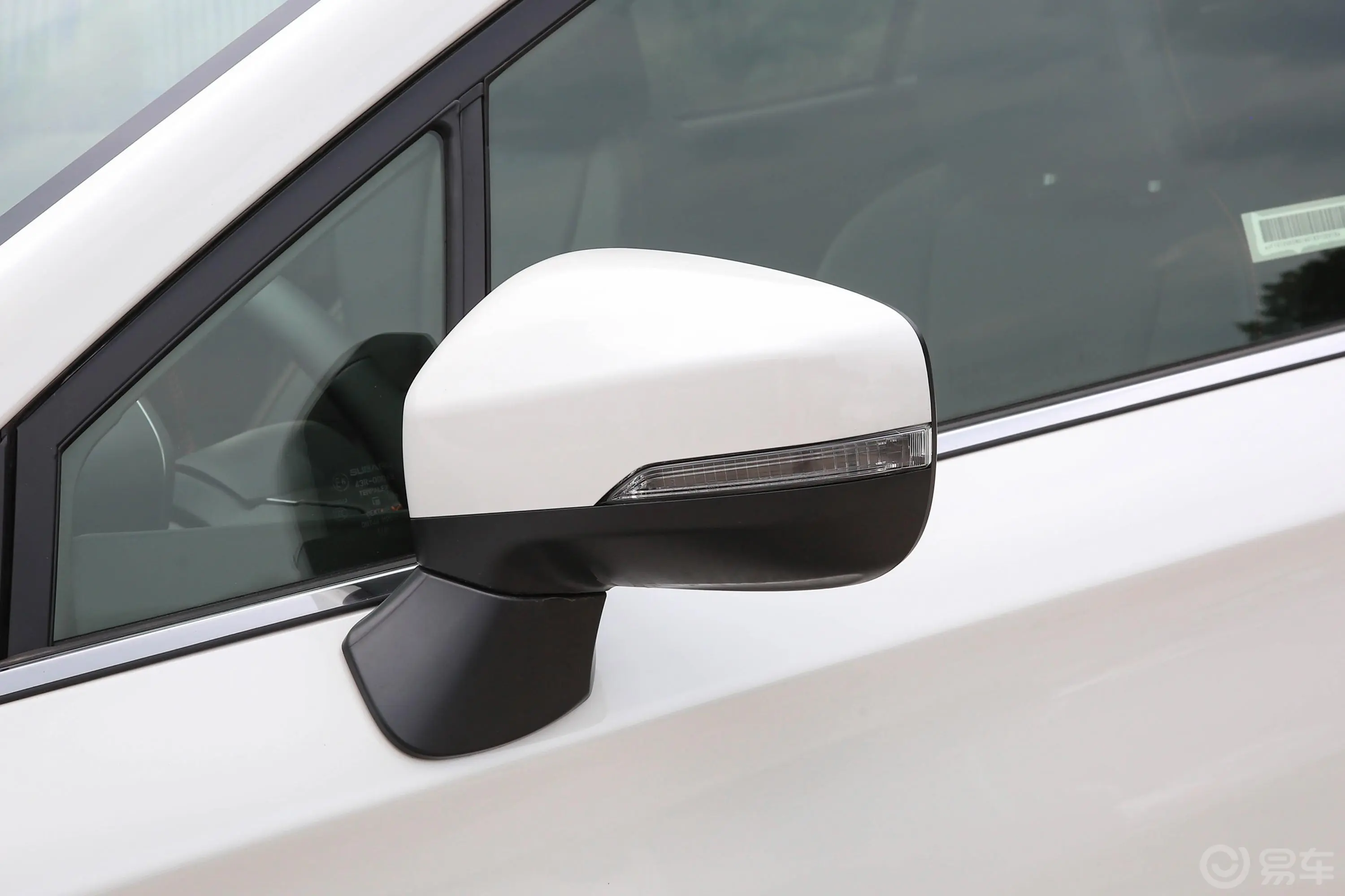 斯巴鲁XV2.0i AWD豪华版EyeSight主驾驶后视镜背面