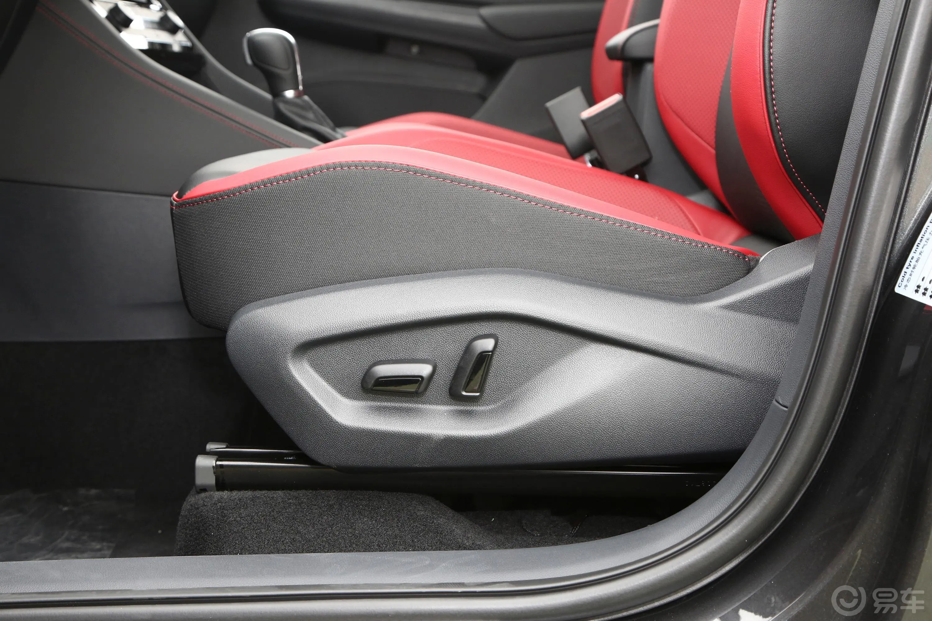 捷达VS5280TSI 自动高光荣耀版主驾座椅调节