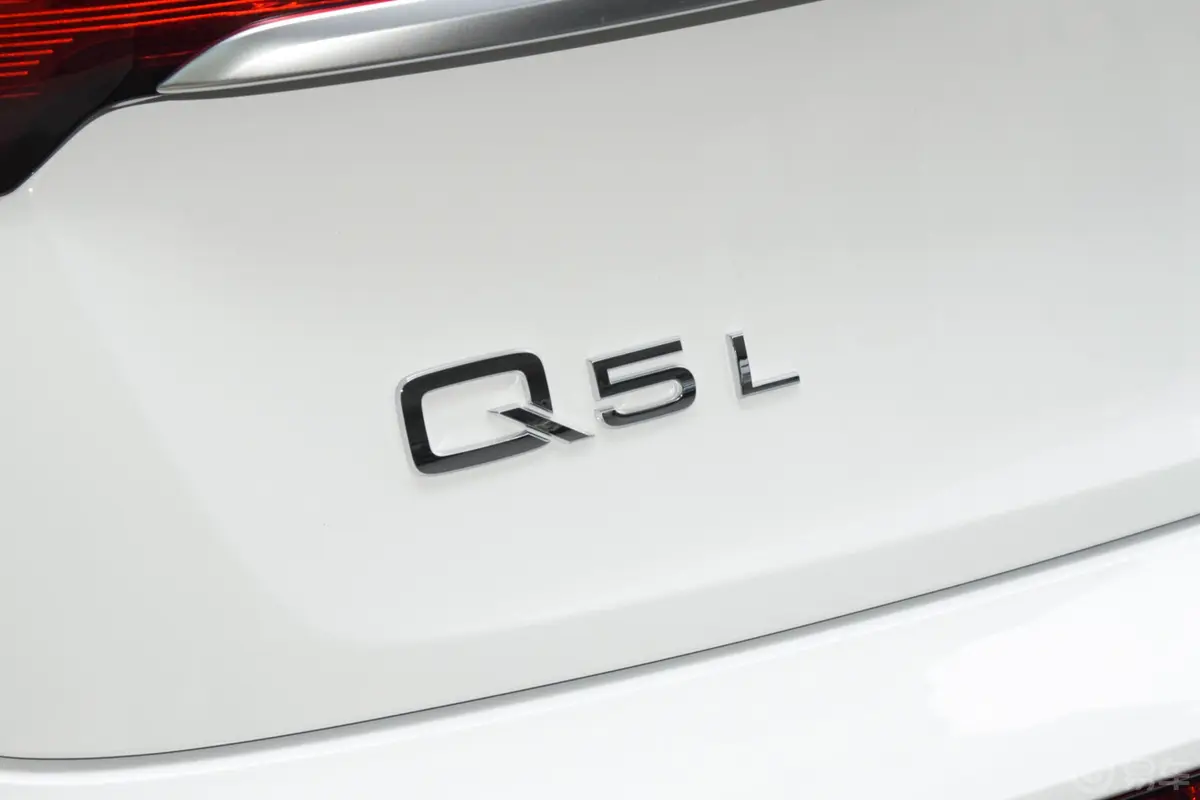 奥迪Q5L改款 45 TFSI 豪华致雅型外观细节