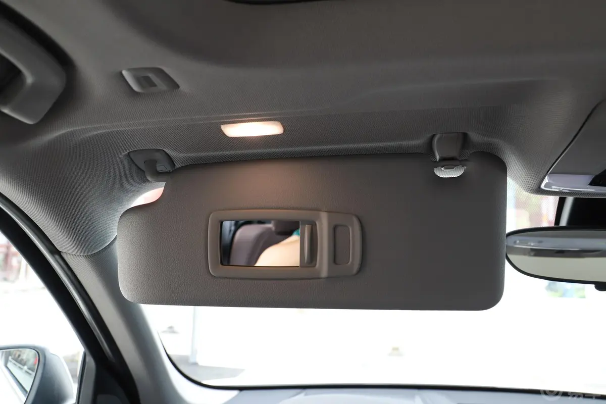 宝马X1改款 xDrive25Li 尊享型驾驶位遮阳板