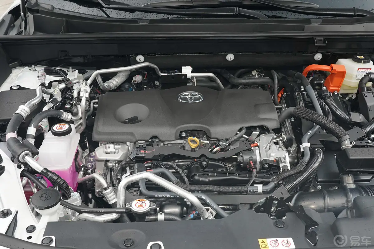 RAV4荣放 双擎E+2.5L 两驱精英Pro发动机特写