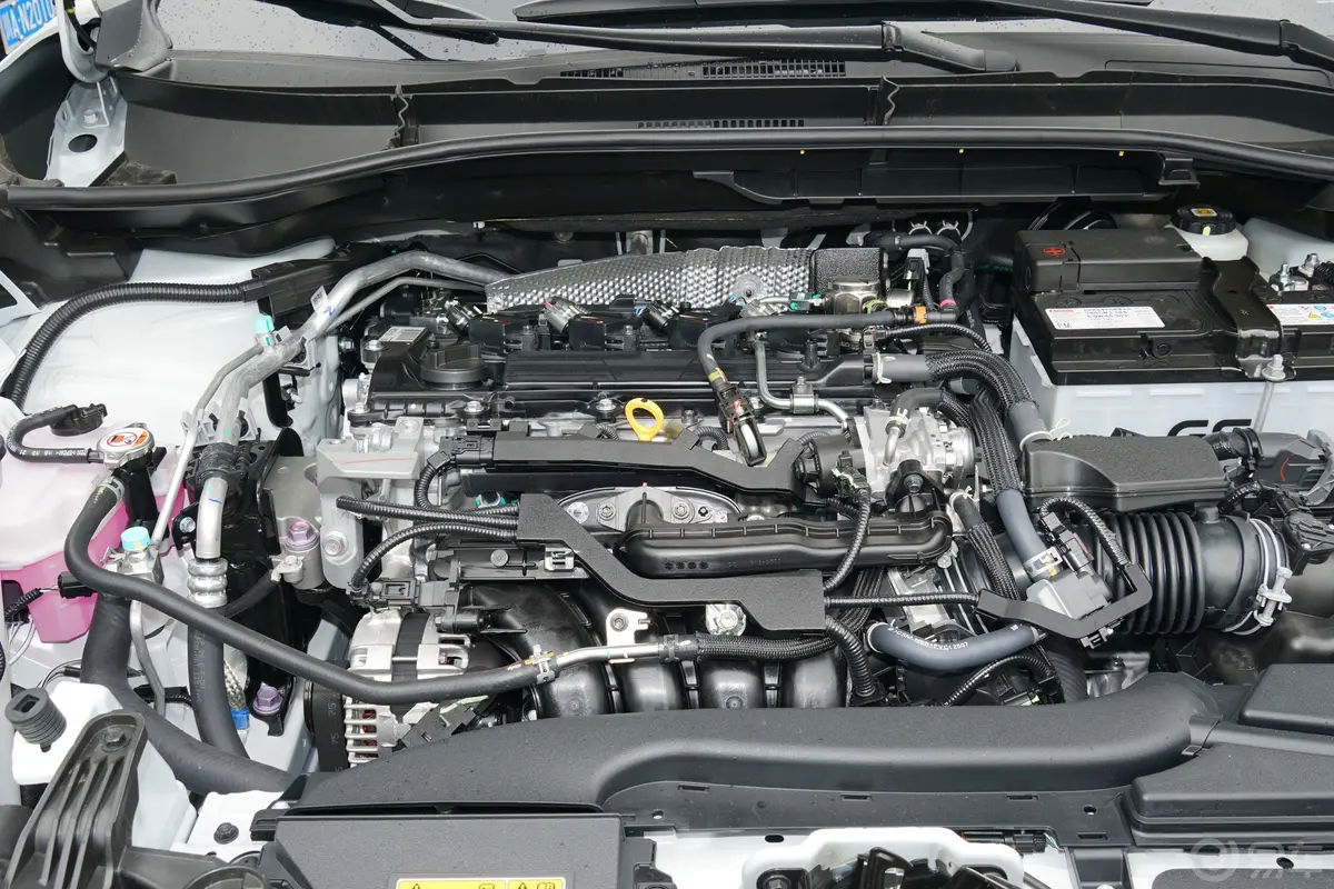 卡罗拉锐放2.0L CVT 旗舰版发动机特写