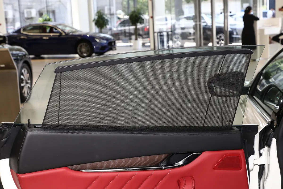 Quattroporte3.0T GT后排侧窗遮阳帘