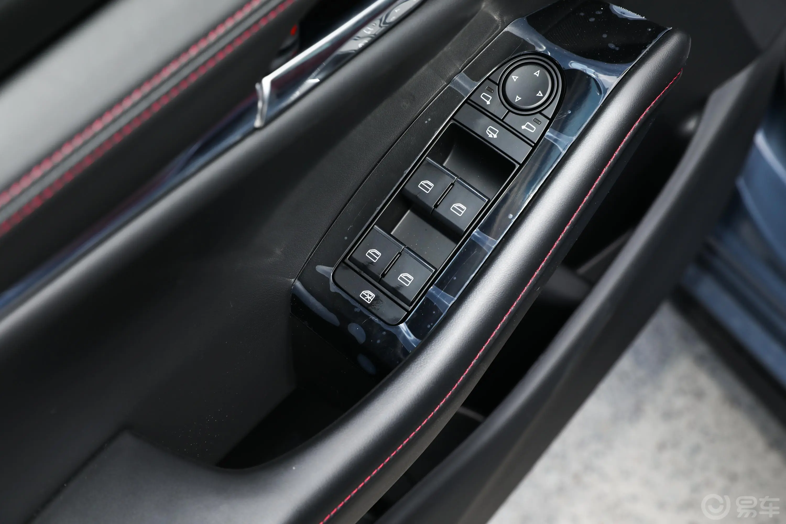 马自达3 昂克赛拉2.0L 自动黑曜质睿版车窗调节整体