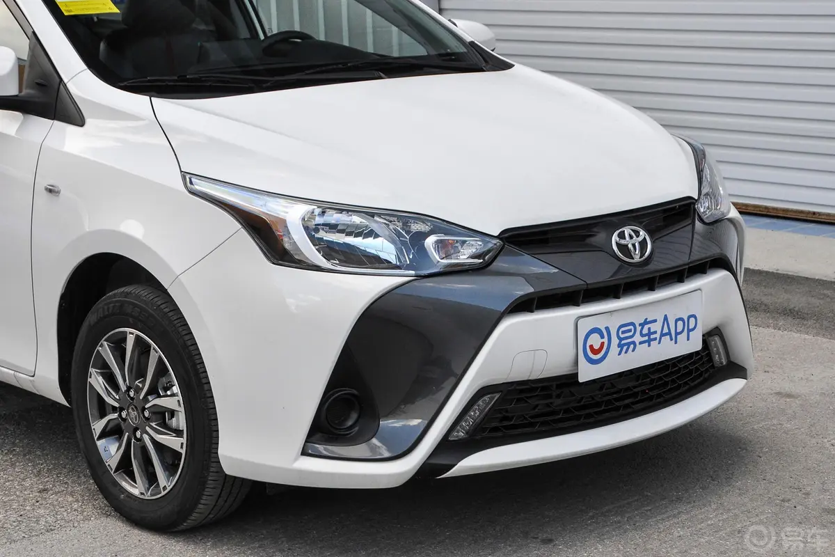 YARiS L 致炫1.5L CVT 豪华PLUS版前格栅侧俯拍