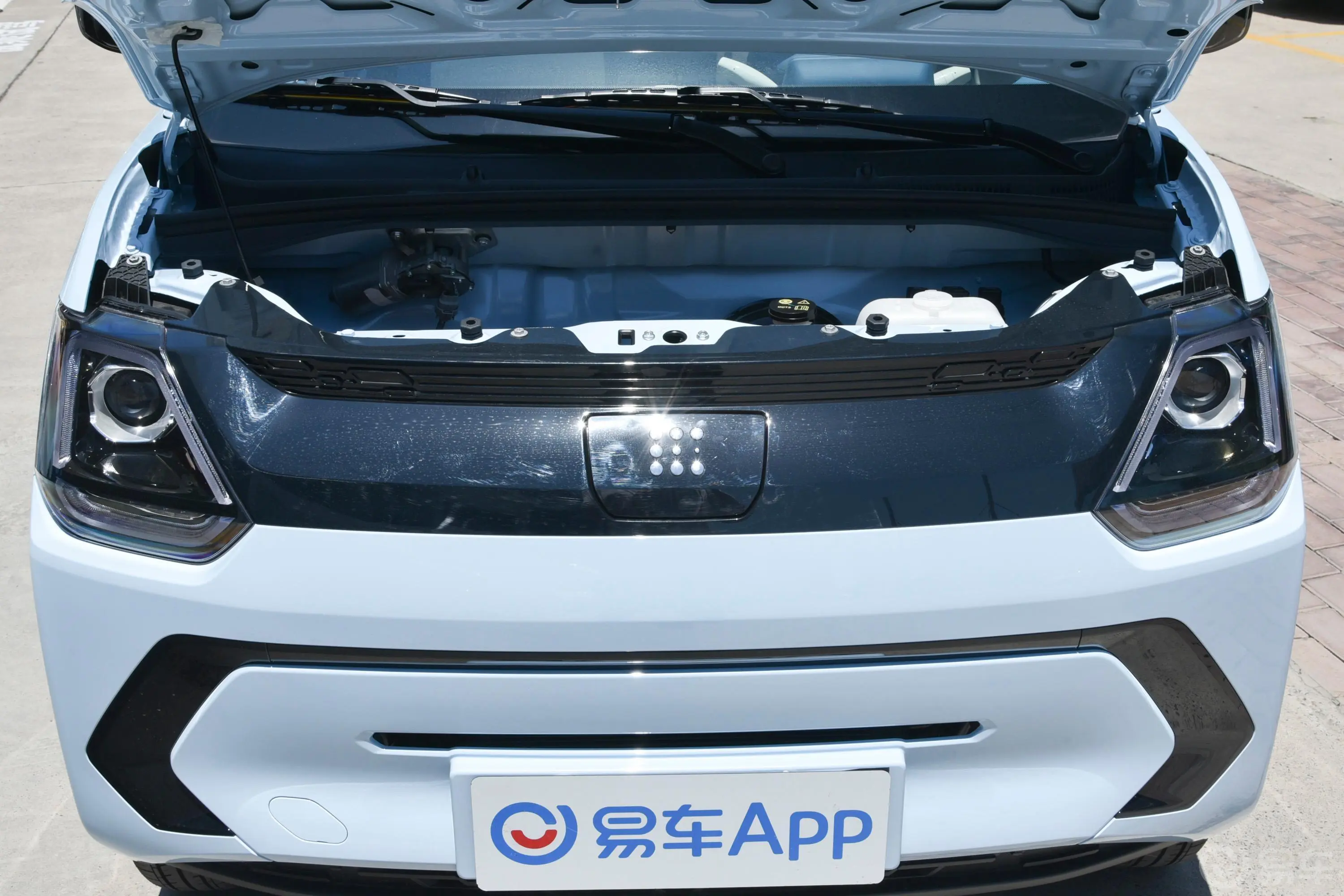 风光MINIEV糖果款 120km 微糖前舱整体