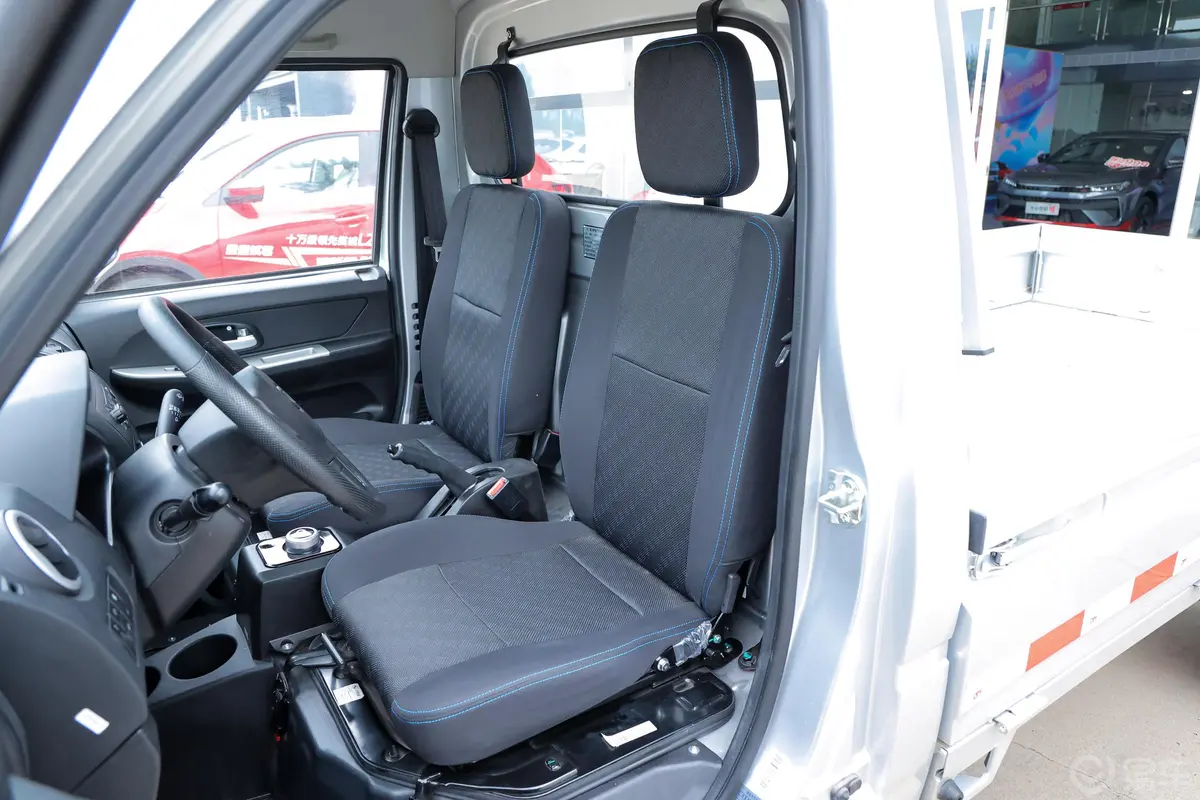 瑞驰新能源EC31280km 载货车标准版 39.42kWh驾驶员座椅