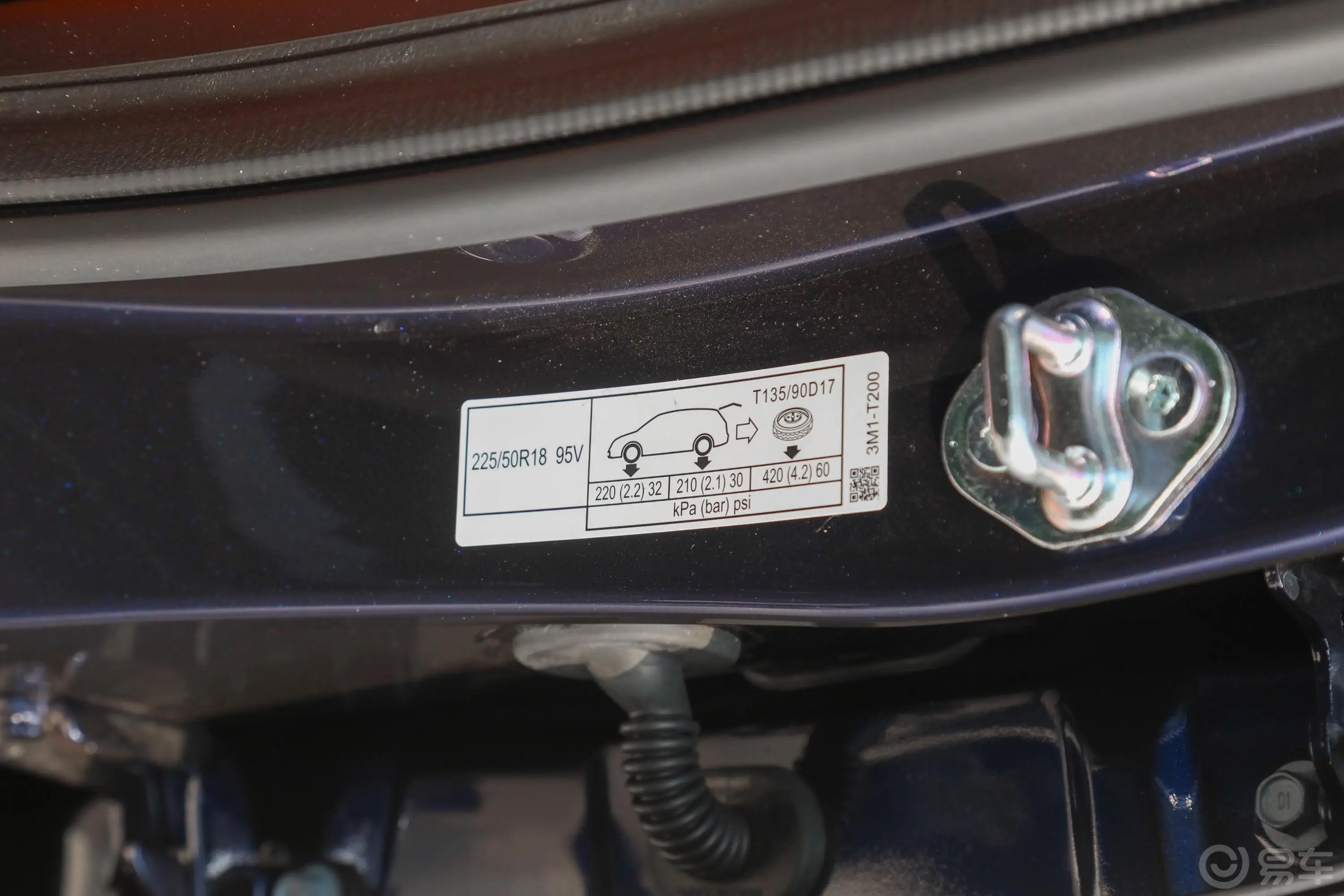 本田XR-V1.5L 热爱版胎压信息铭牌