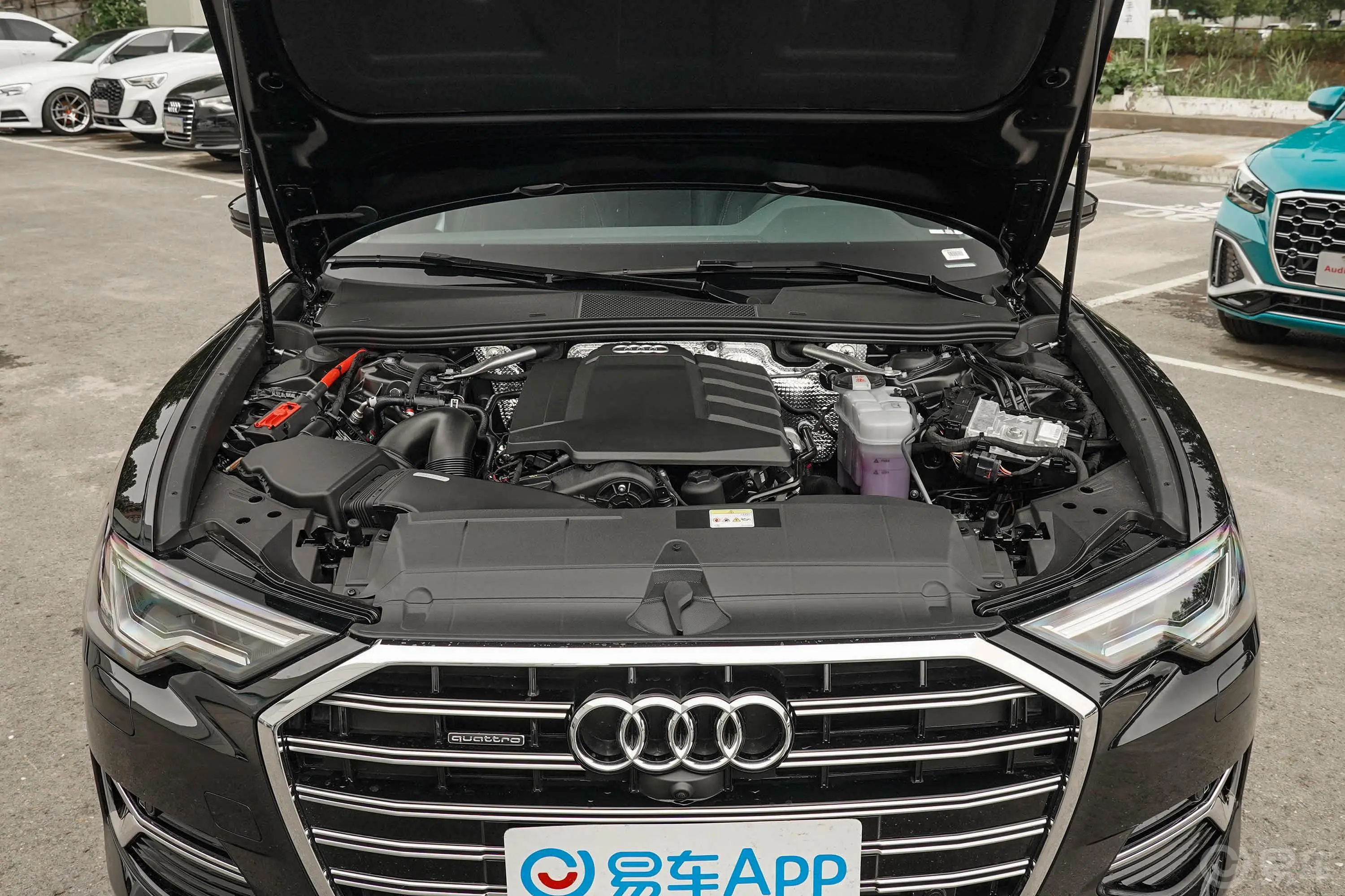 奥迪A6L45 TFSI quattro 臻选致雅型发动机舱整体