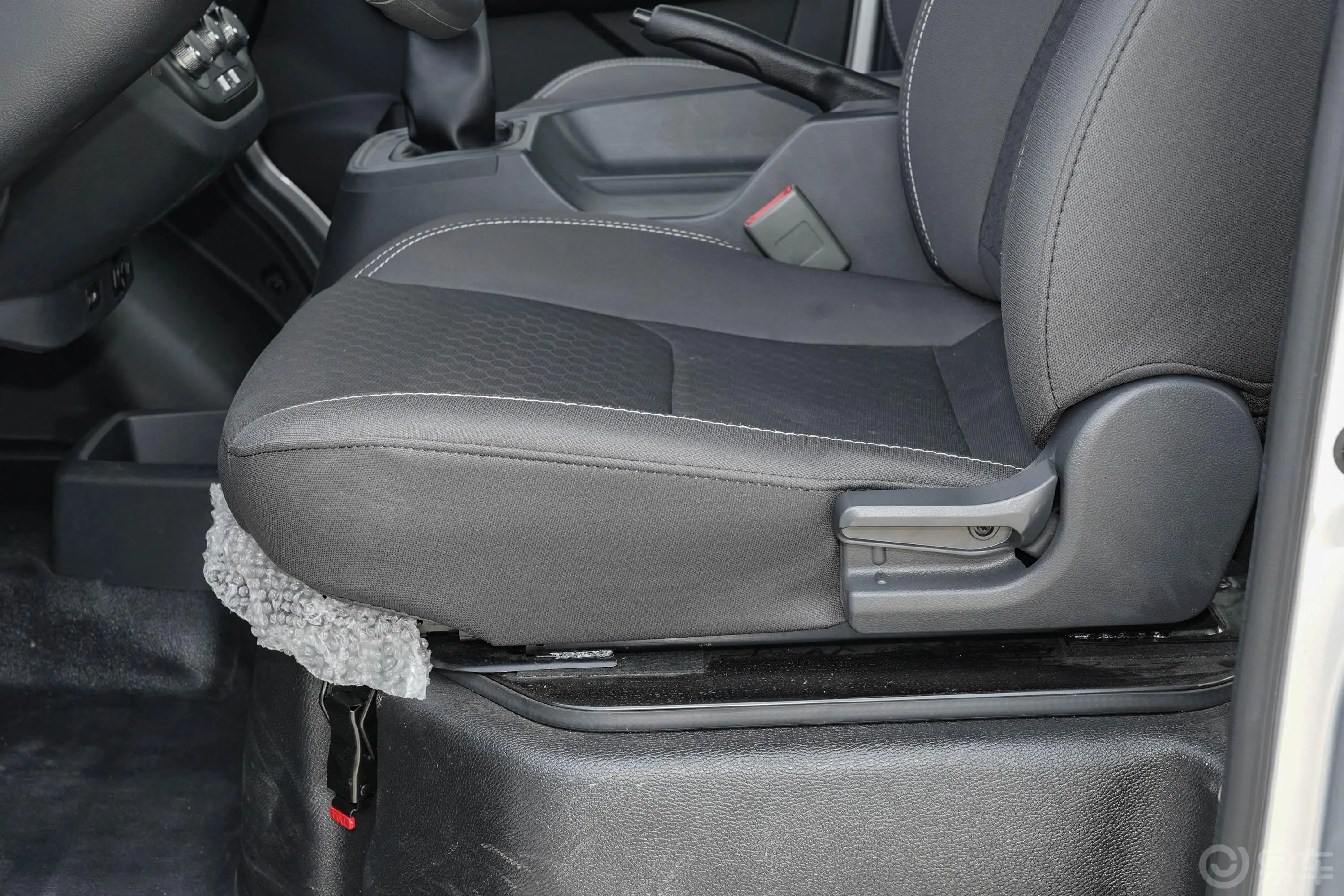 神骐PLUS1.8L 手动 双排 舒适空调版主驾座椅调节