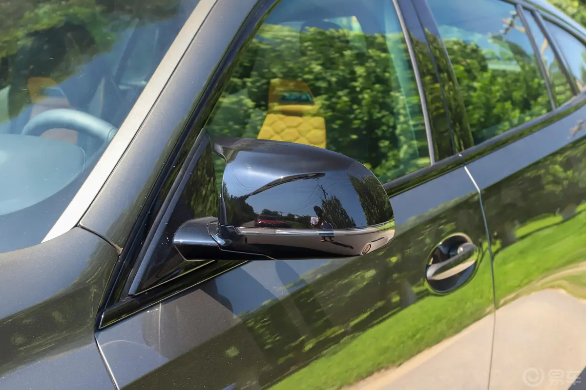 宝马X6 M50周年版 X6 M主驾驶后视镜背面
