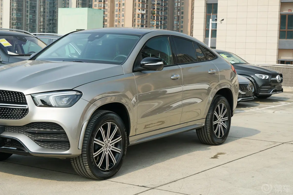 奔驰GLE轿跑改款 GLE 350 4MATIC 轿跑SUV 豪华型外观