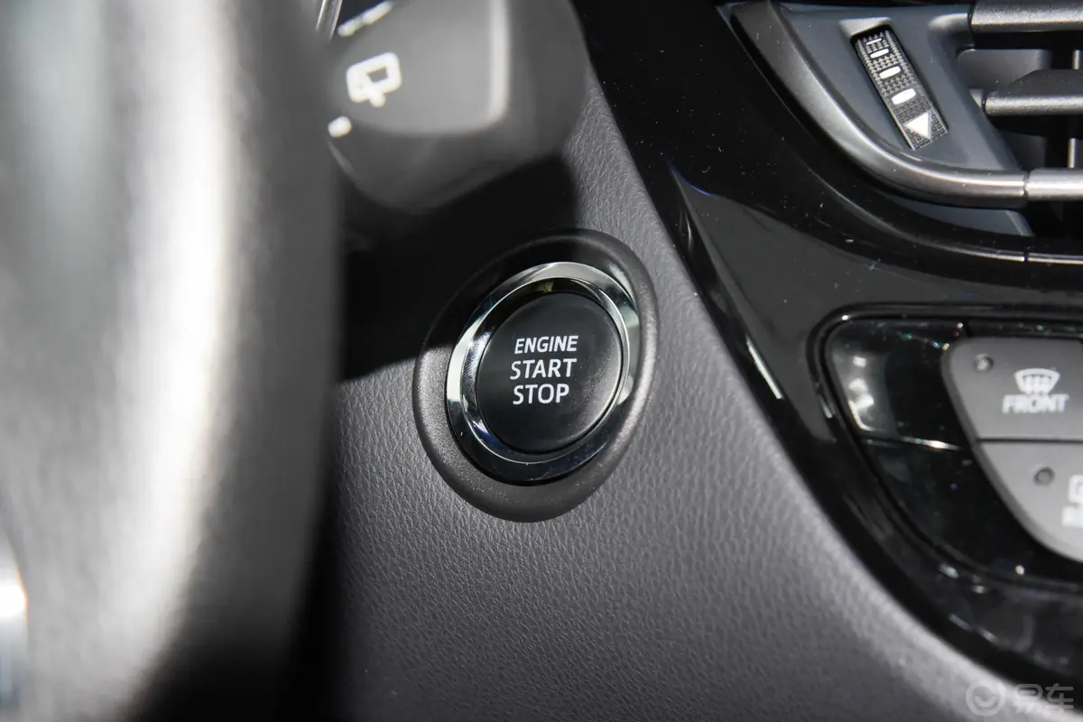 丰田C-HR2.0L 舒适版钥匙孔或一键启动按键