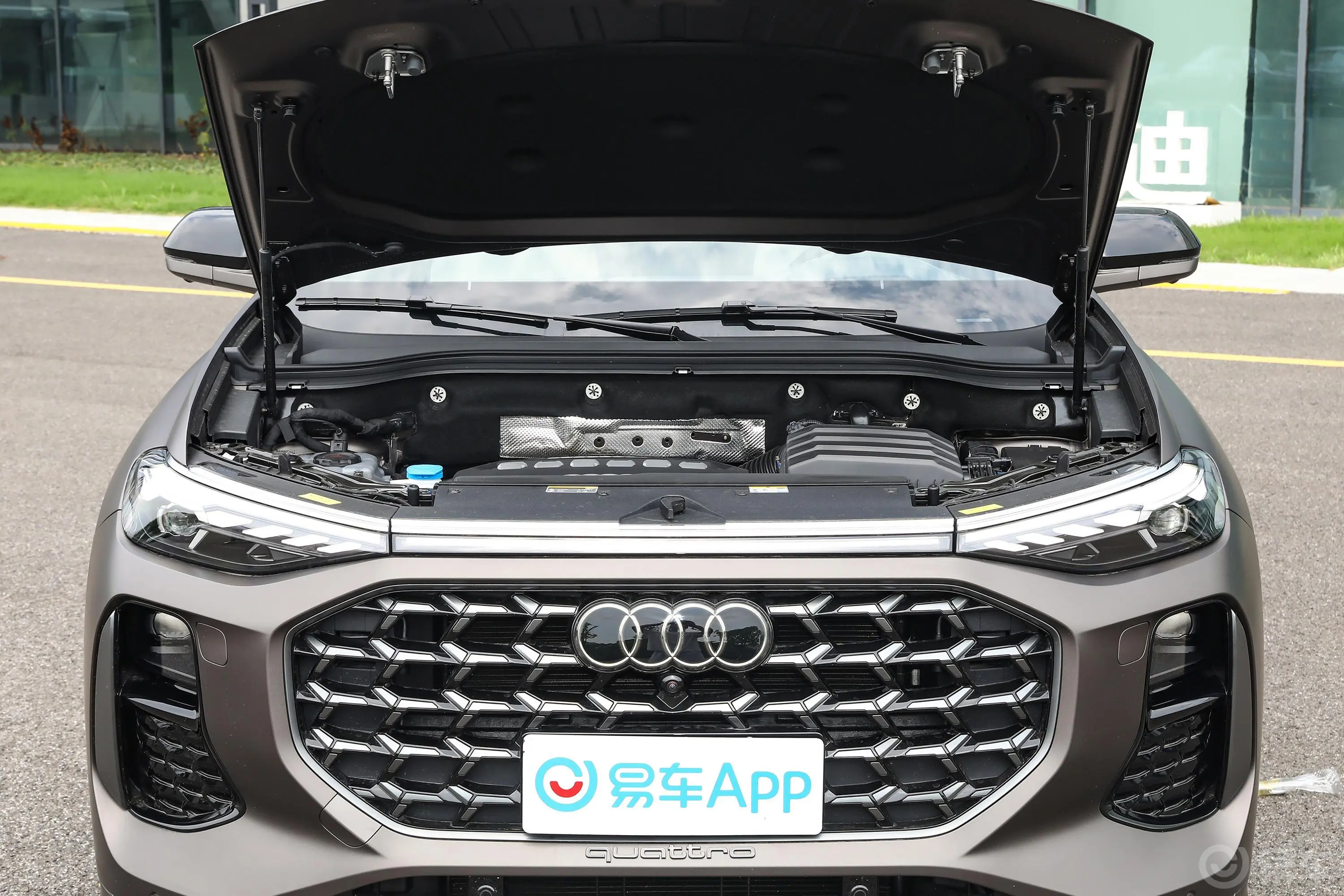 奥迪Q650 TFSI quattro Roadjet 凌云版edition one 飞骑套装 6座发动机舱整体