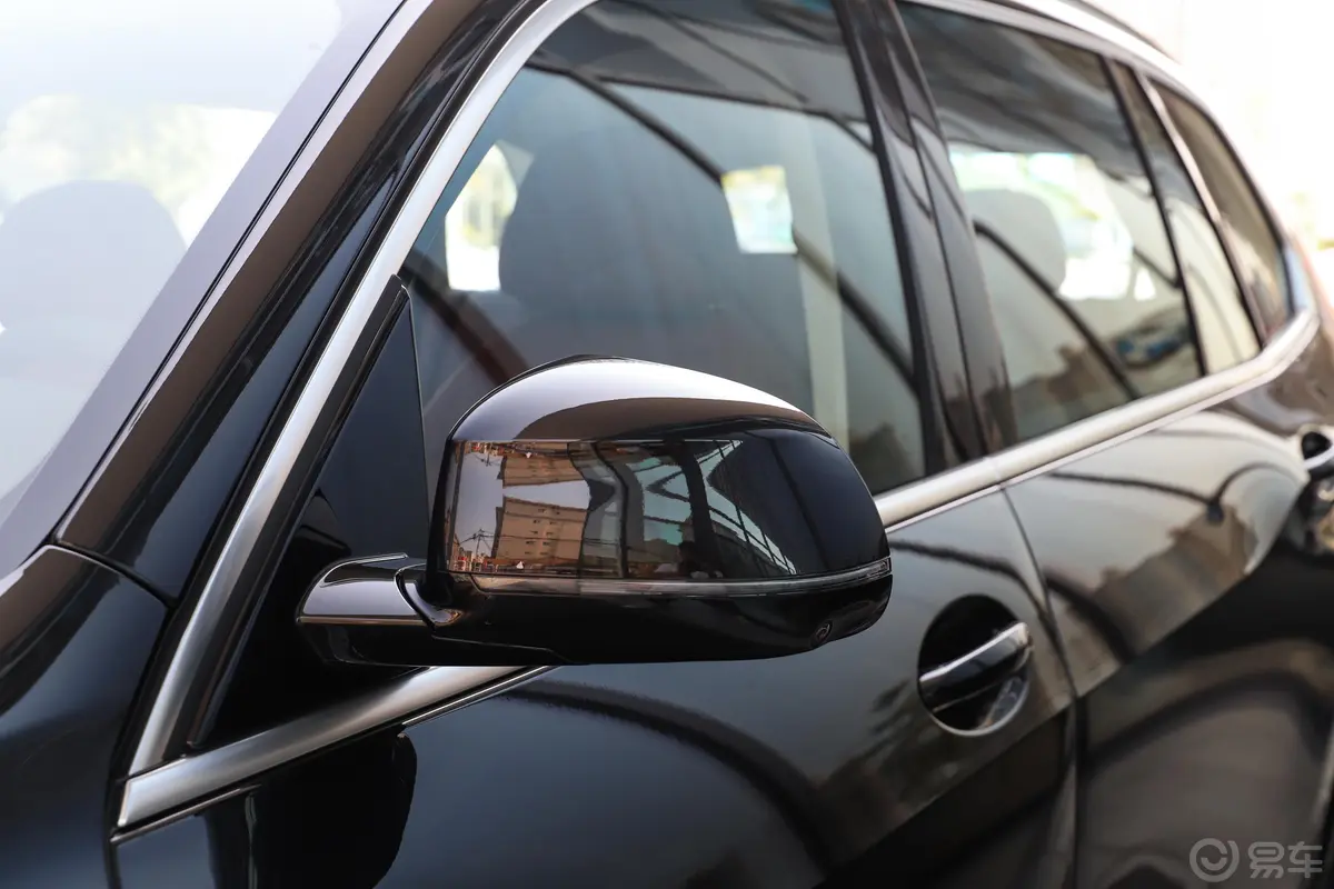 宝马X5改款 xDrive30Li 尊享型M运动套装主驾驶后视镜背面