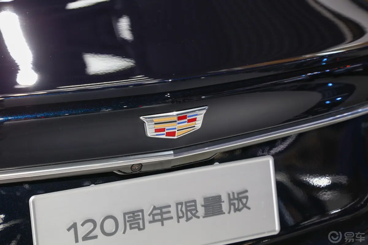 凯迪拉克CT628T 120周年限量版