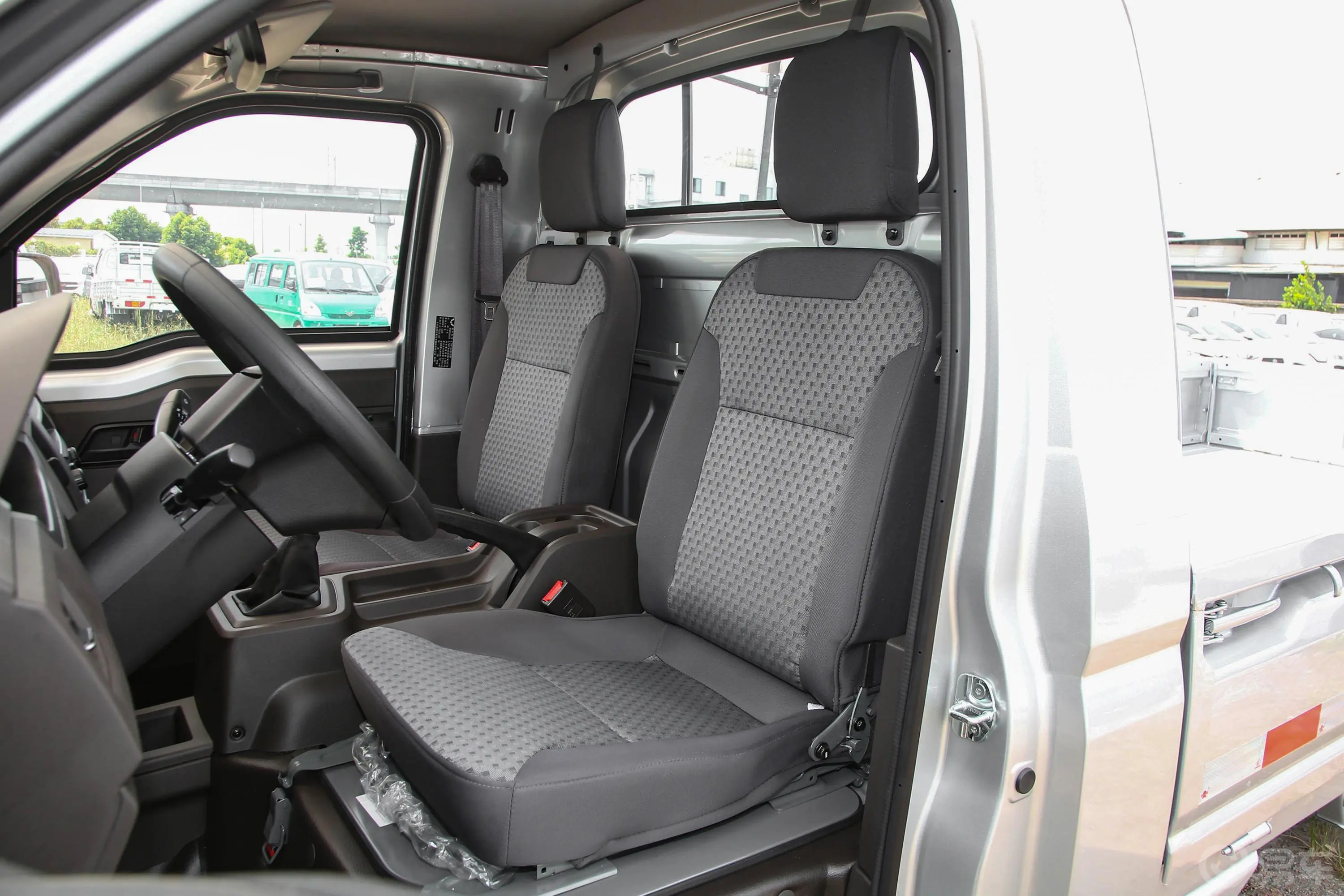 五菱荣光新卡1.5L 加长单排基本型 2座驾驶员座椅