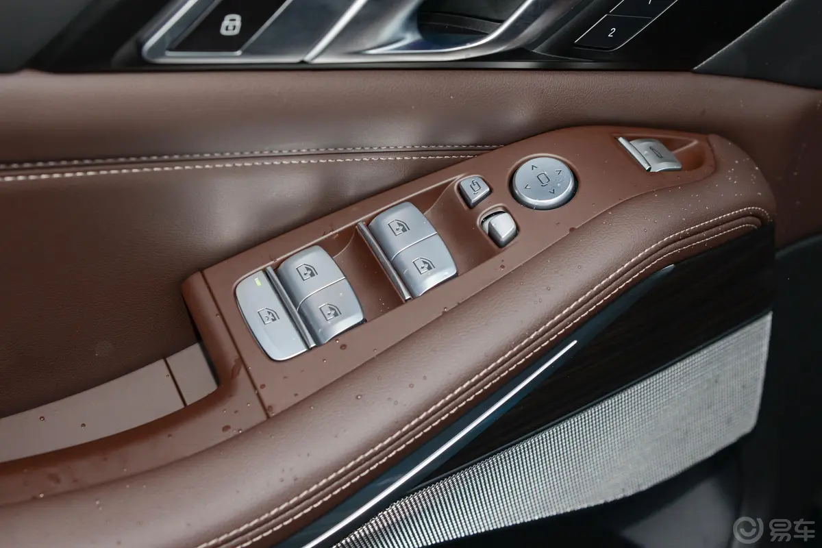 宝马X5改款 xDrive40Li 尊享型M运动套装车窗调节整体