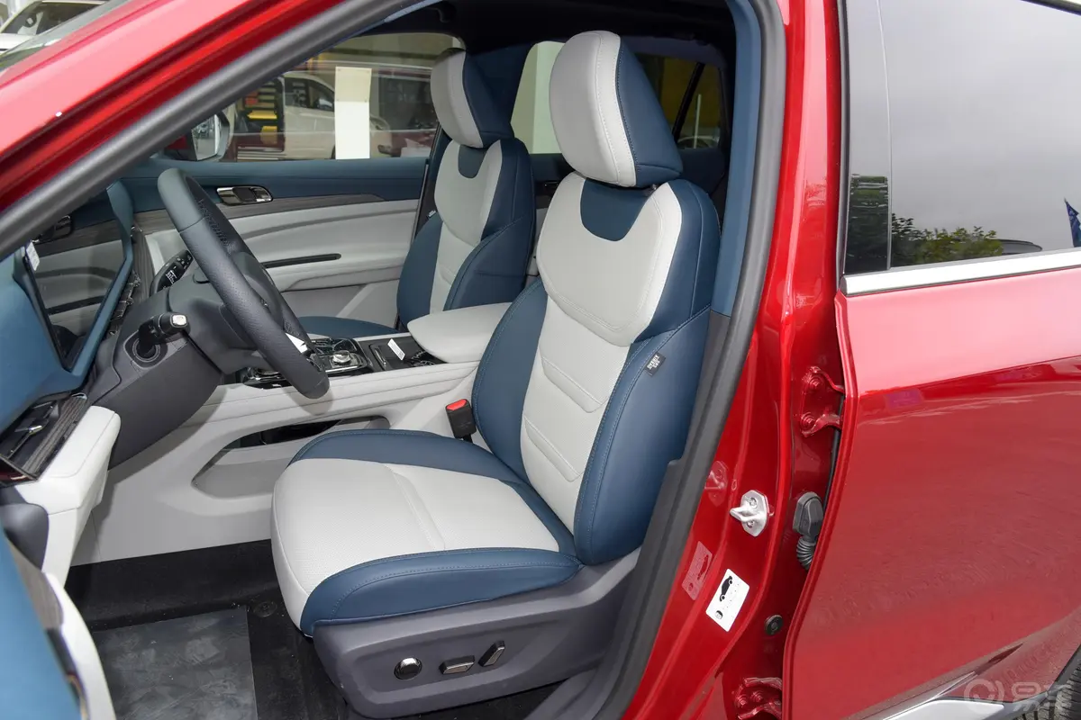 领睿改款 EcoBoost 170 尊领型驾驶员座椅