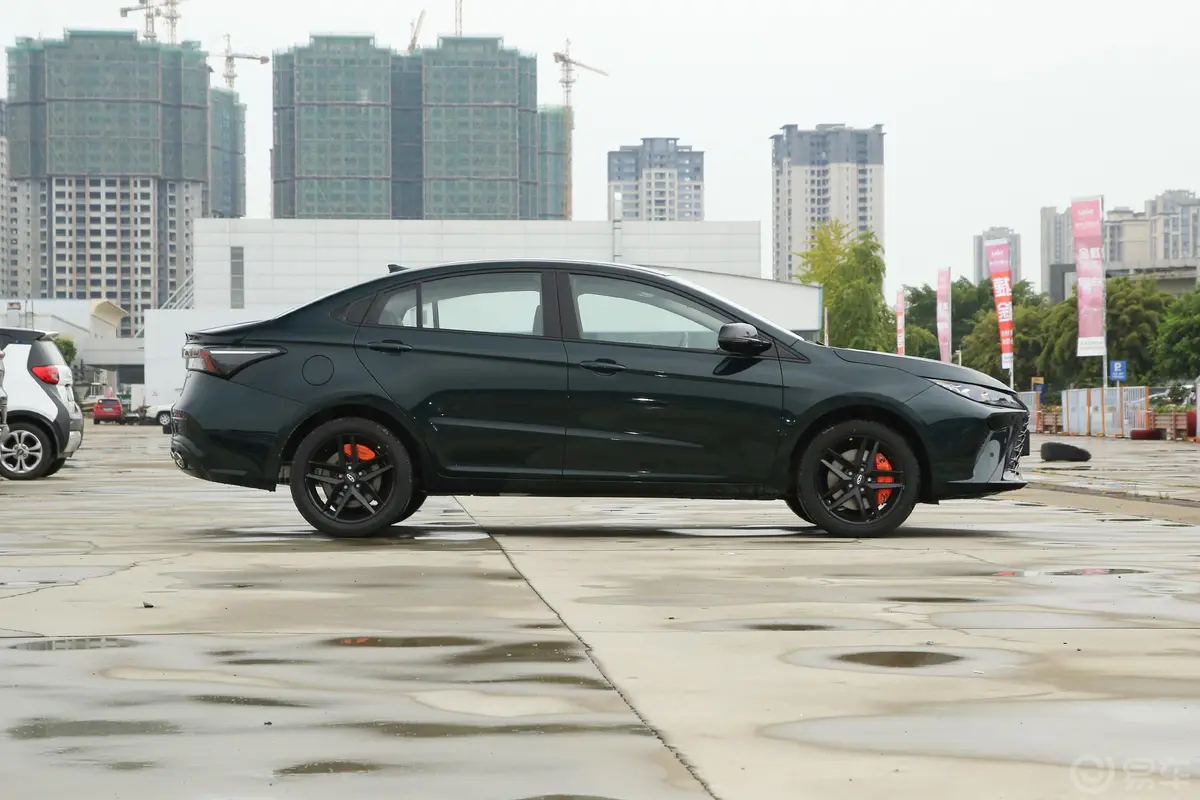 艾瑞泽5 GT1.6T 驰正侧车头向右水平