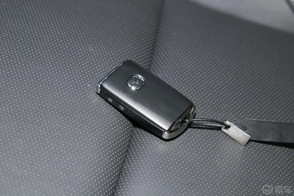 马自达CX-302.0L 自动质悦型钥匙正面