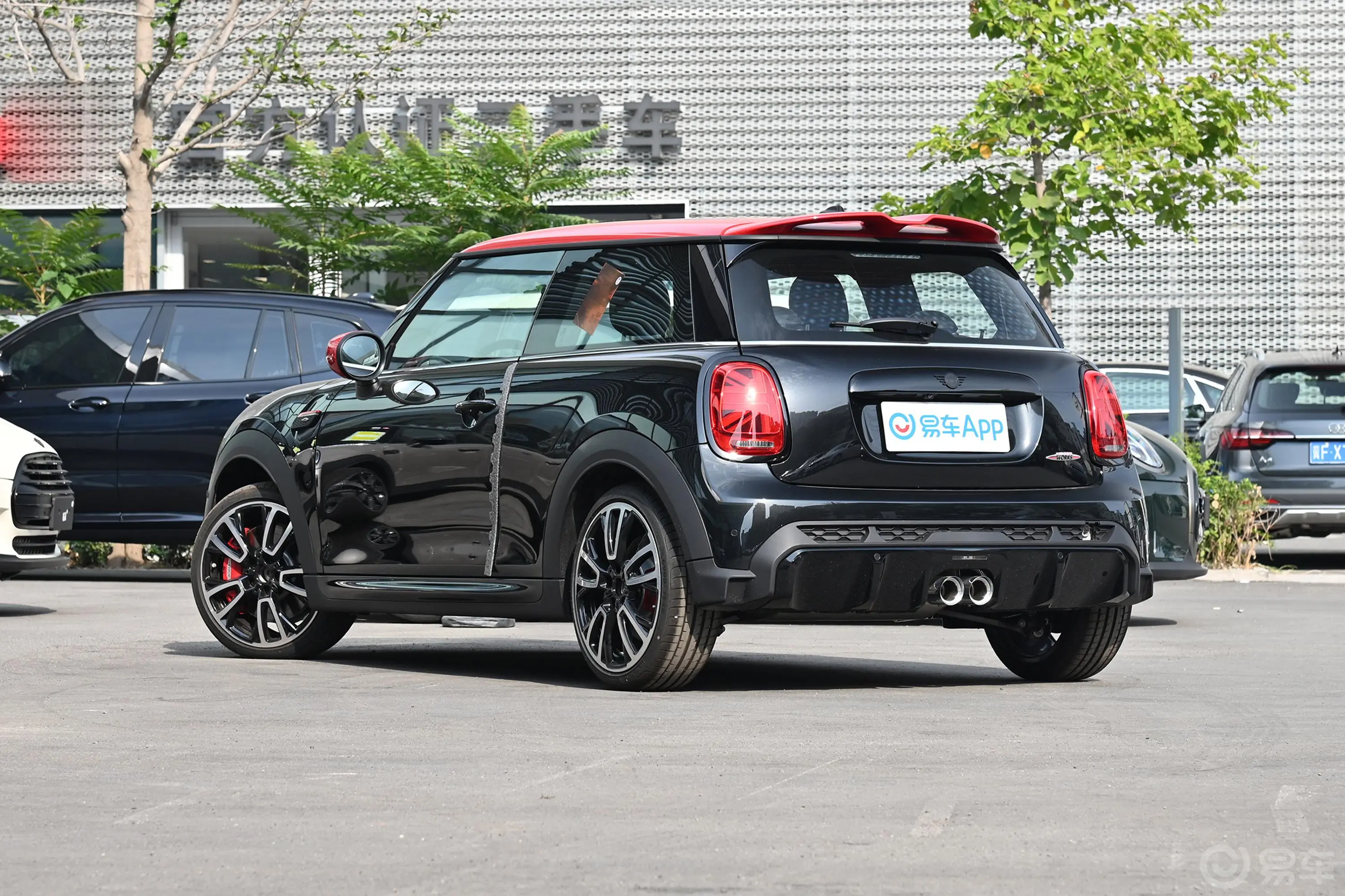 MINI JCW2.0T JOHN COOPER WORKS ALL-IN侧后45度车头向左水平