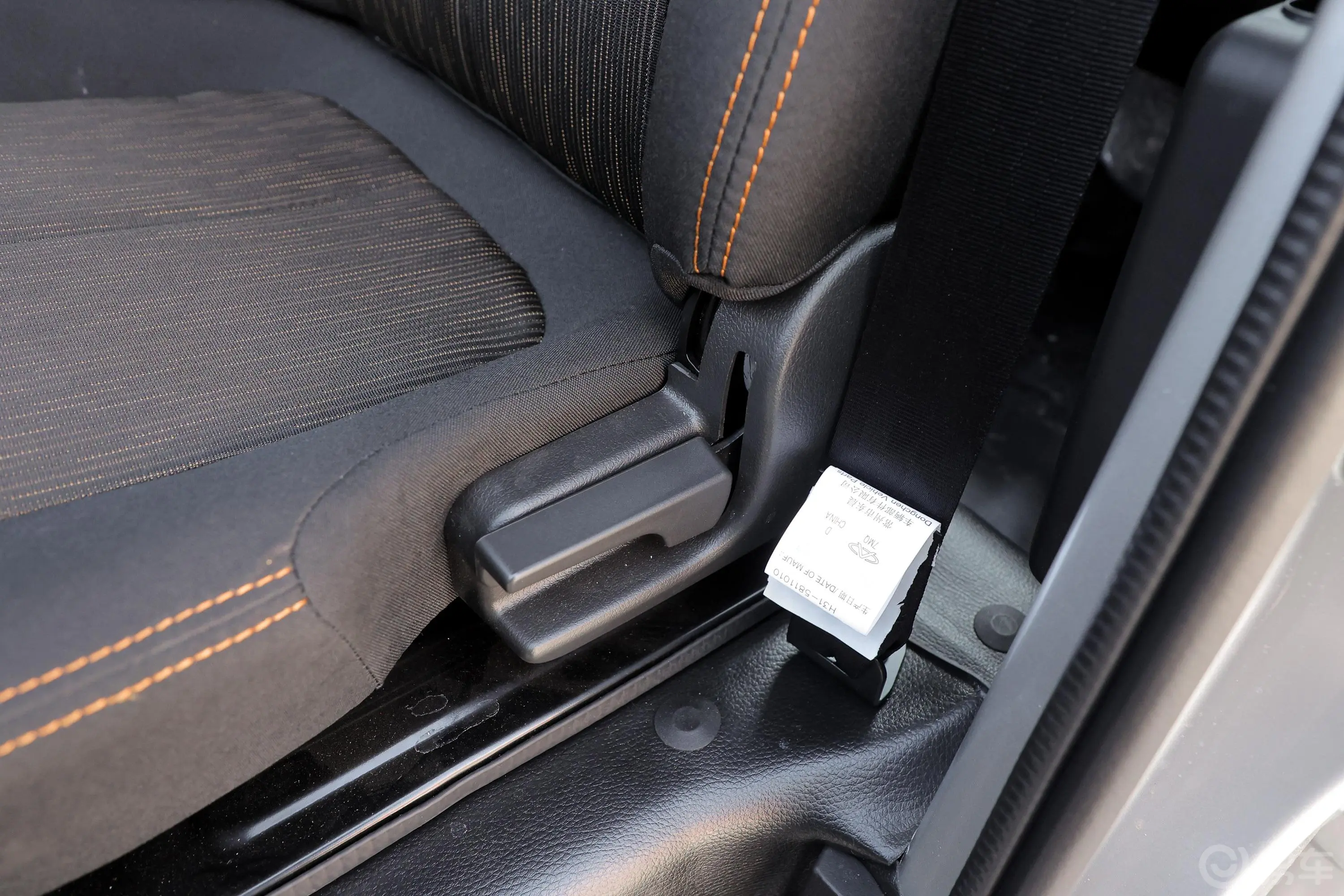 开瑞X61.6L 手动 双排豪华型栏板副驾座椅调节