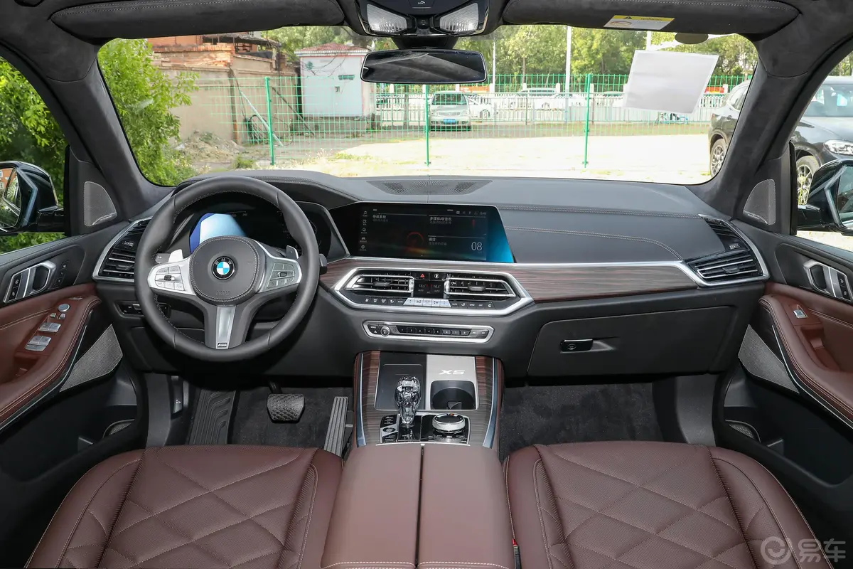 宝马X5改款 xDrive40Li M运动套装车窗调节整体