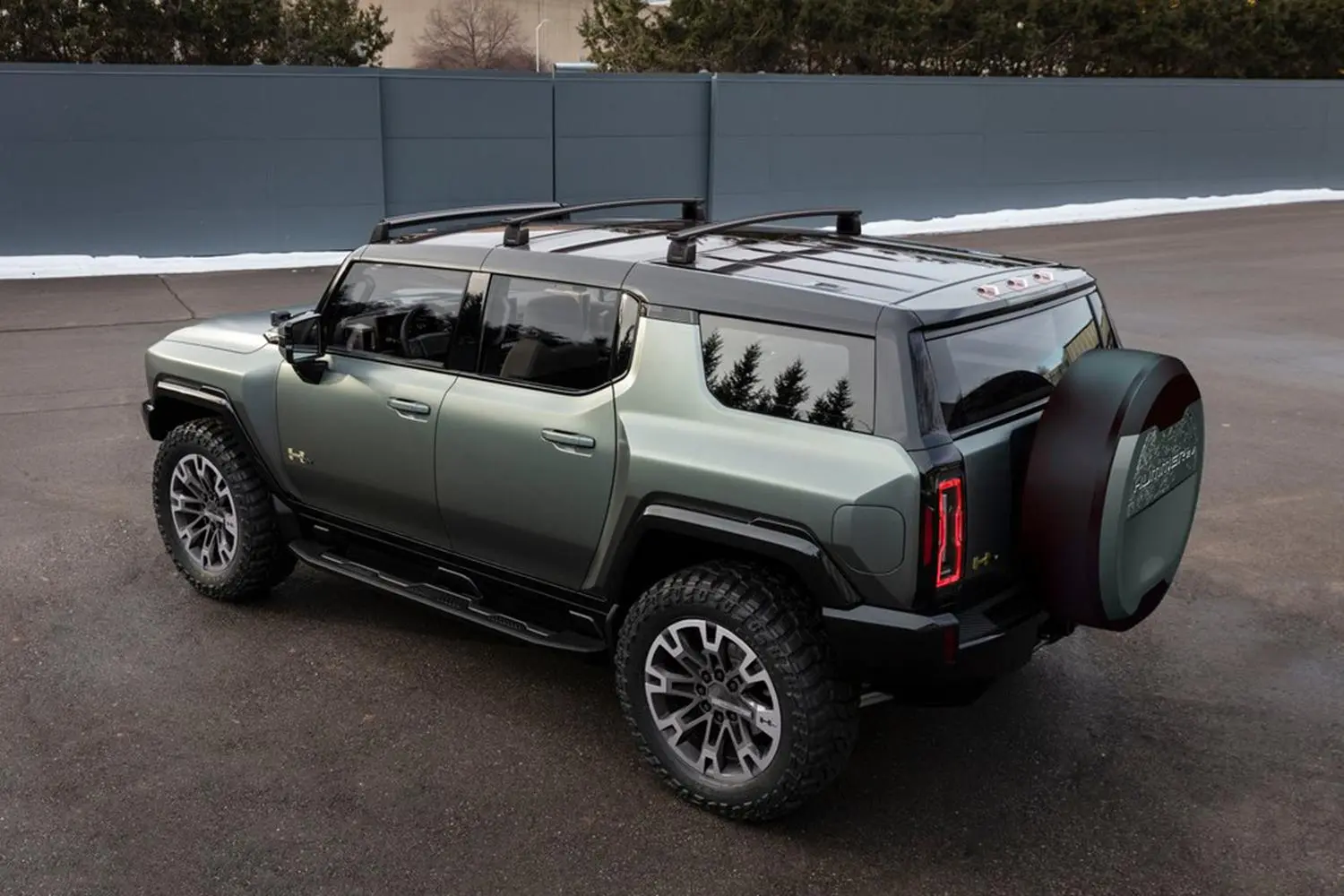 HUMMER EV SUV