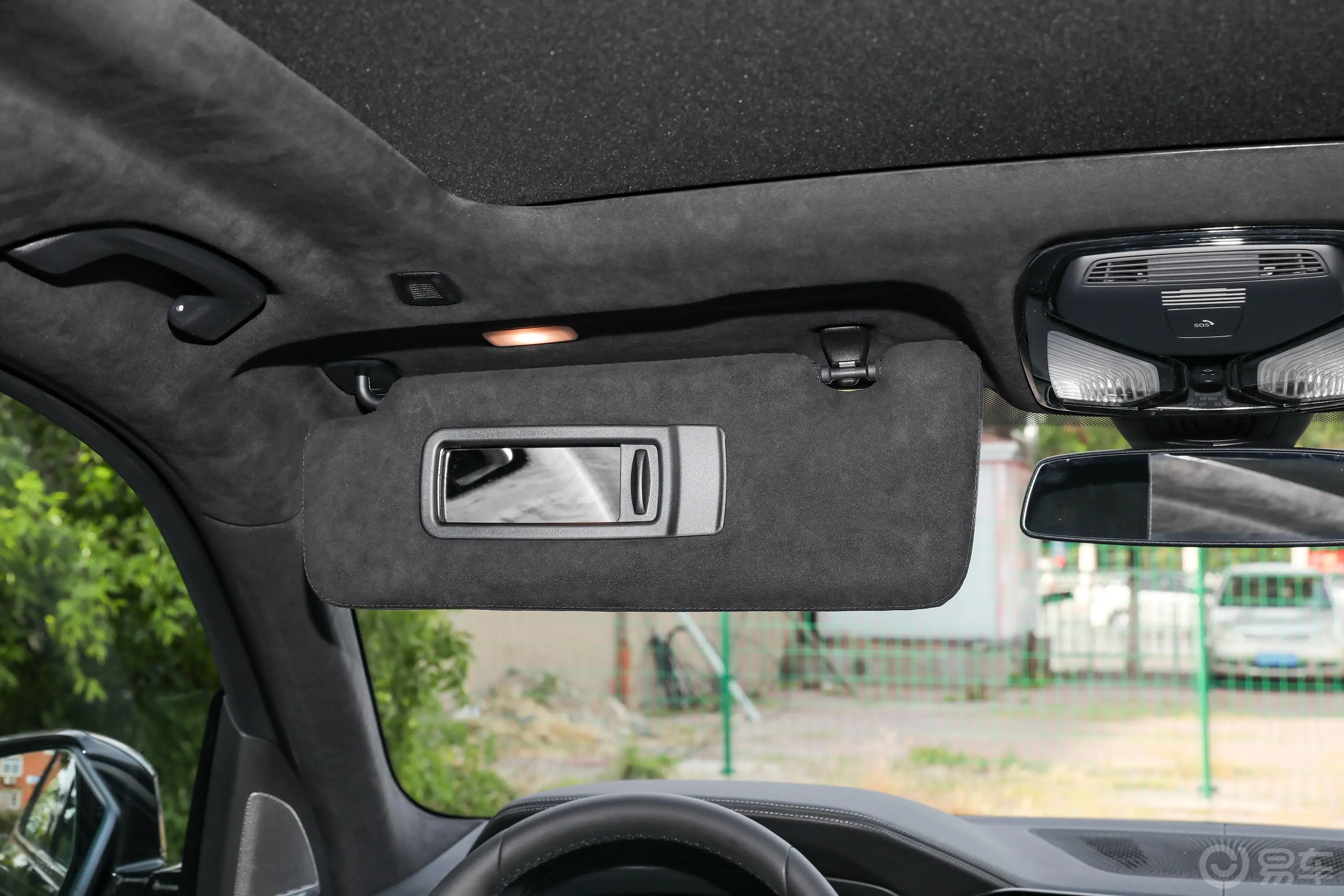 宝马X5改款 xDrive40Li M运动套装驾驶位遮阳板