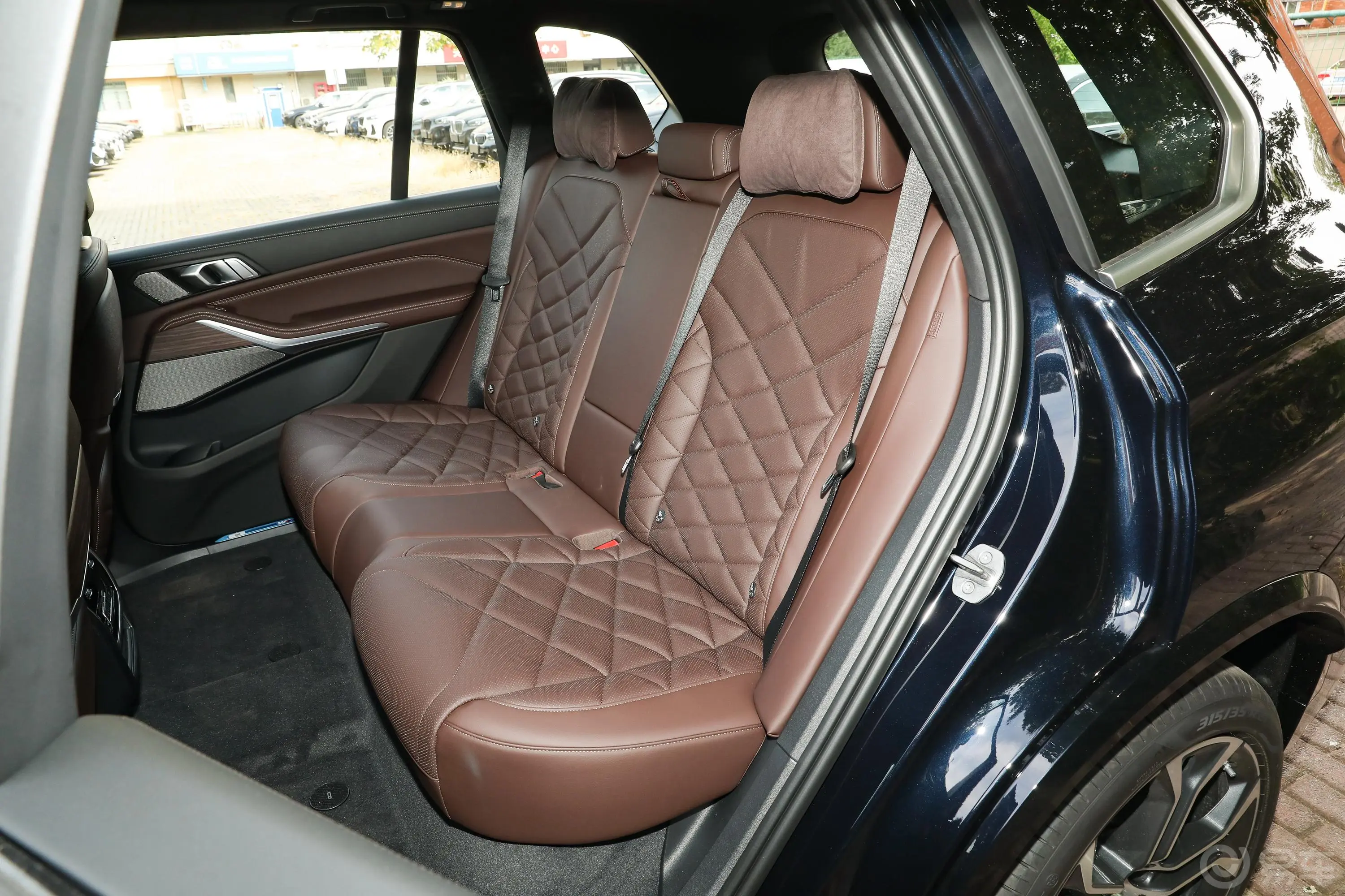 宝马X5改款 xDrive40Li M运动套装后排座椅