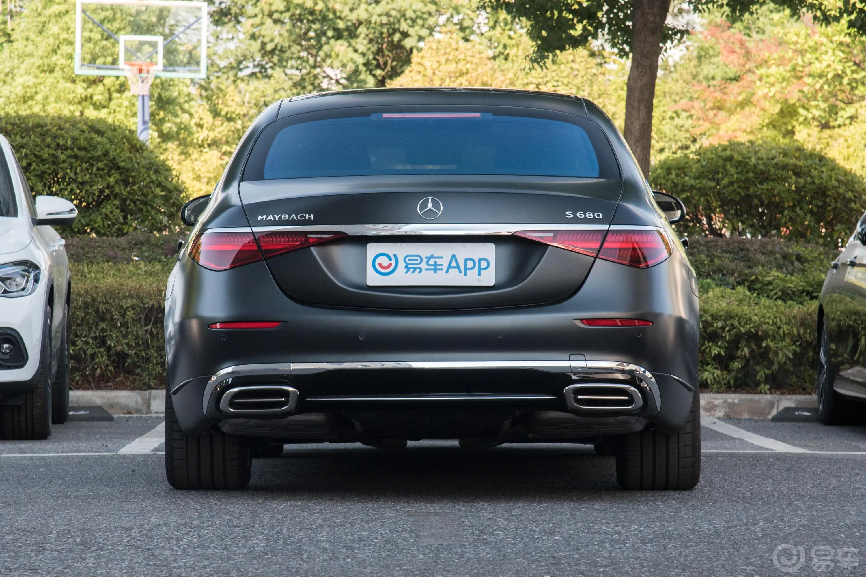 迈巴赫S级S 680 4MATIC 匠心高定首发版正后水平