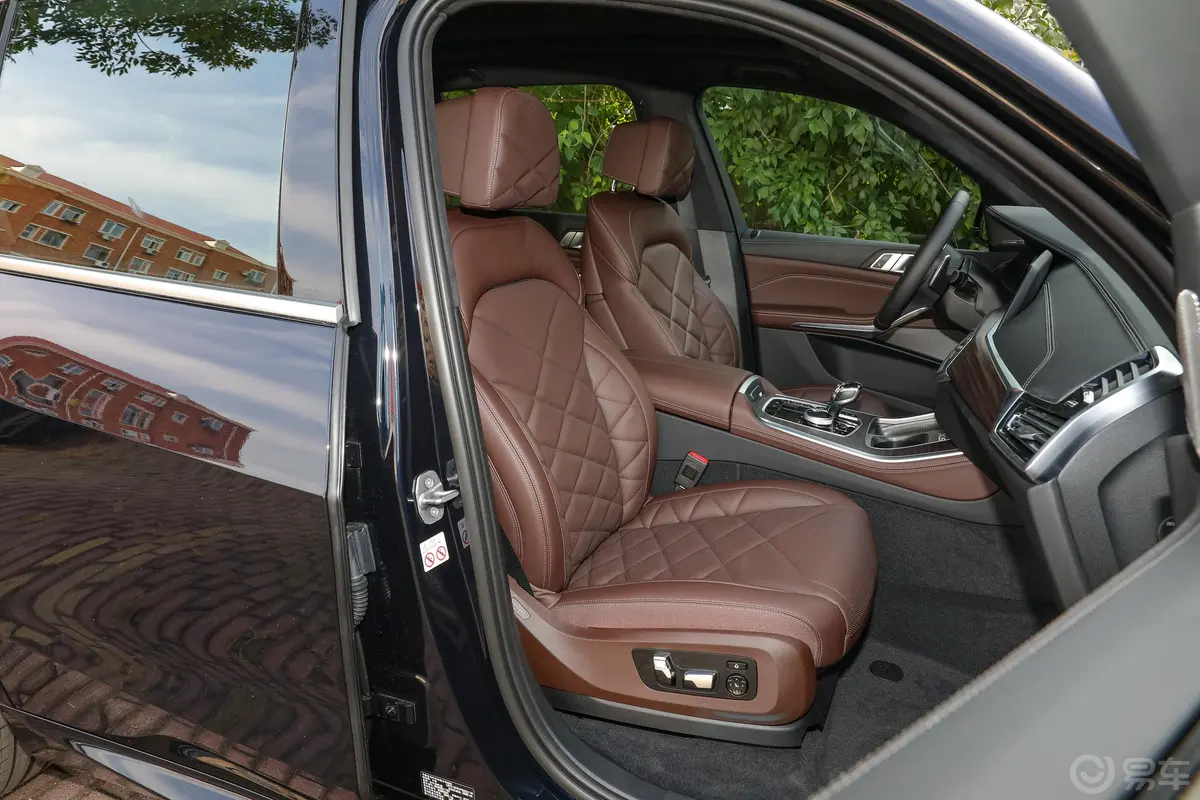 宝马X5改款 xDrive40Li M运动套装副驾驶座椅