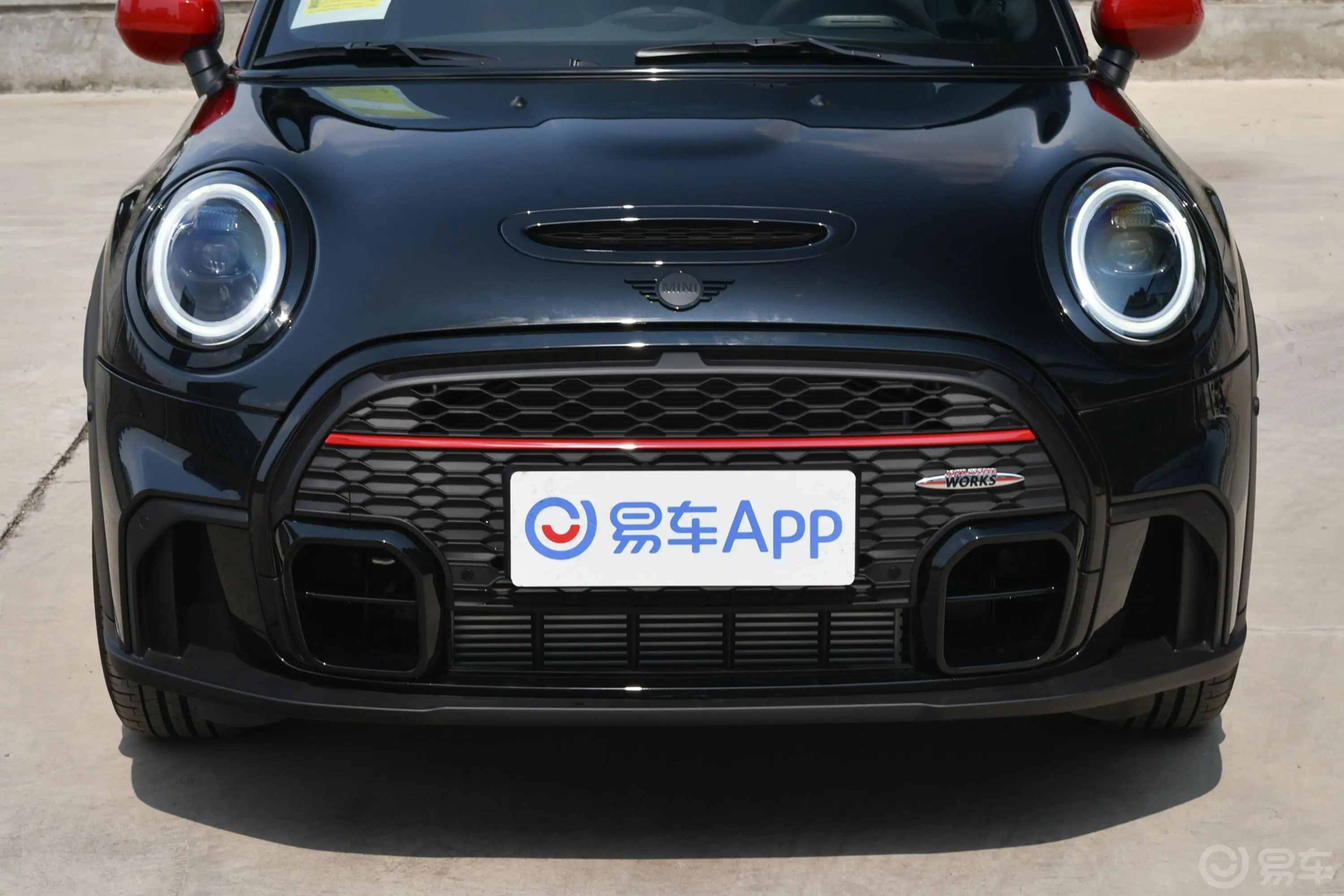 MINI JCW2.0T JOHN COOPER WORKS Pat Moss纪念版外观细节