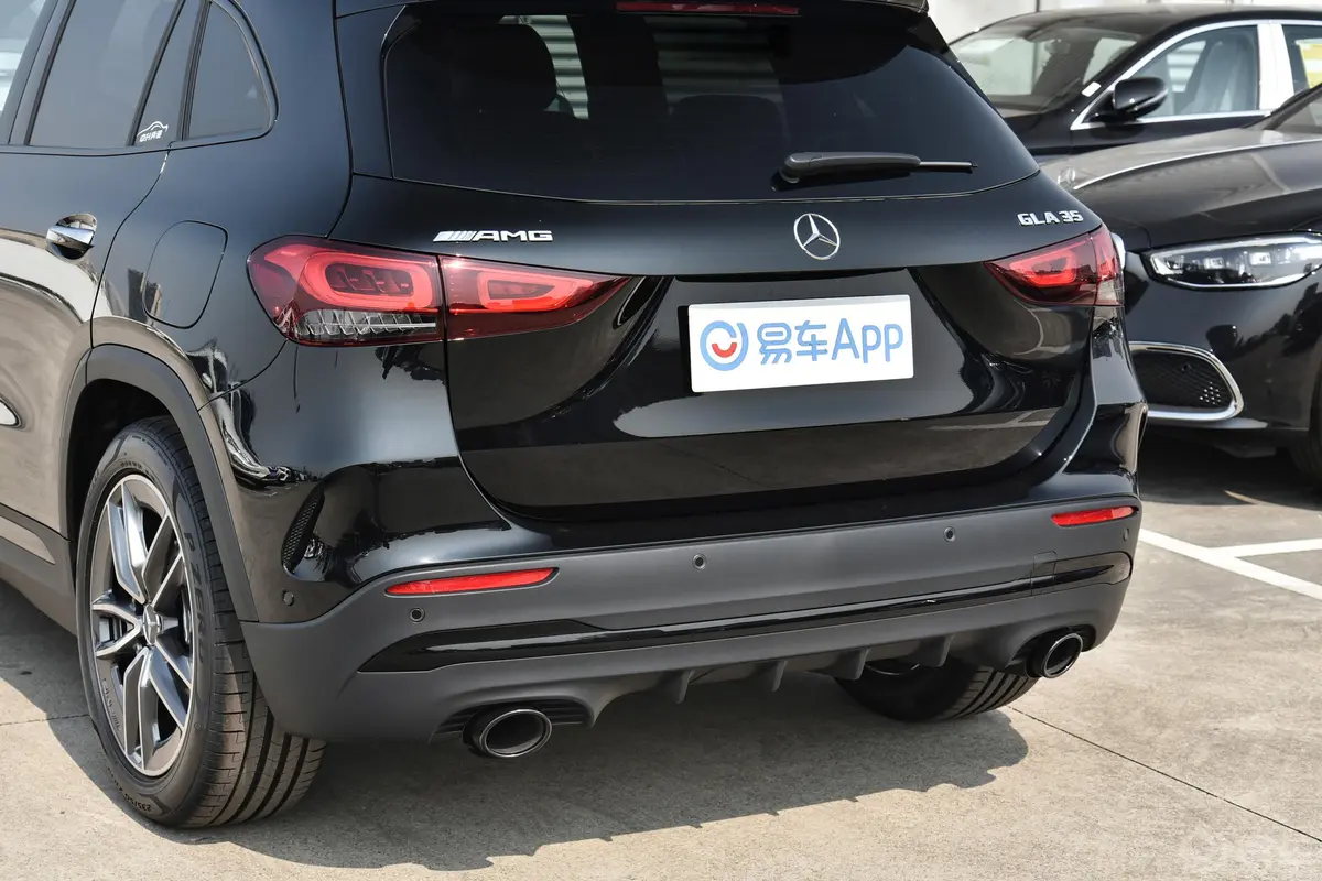 奔驰GLA AMGAMG GLA 35 4MATIC外观