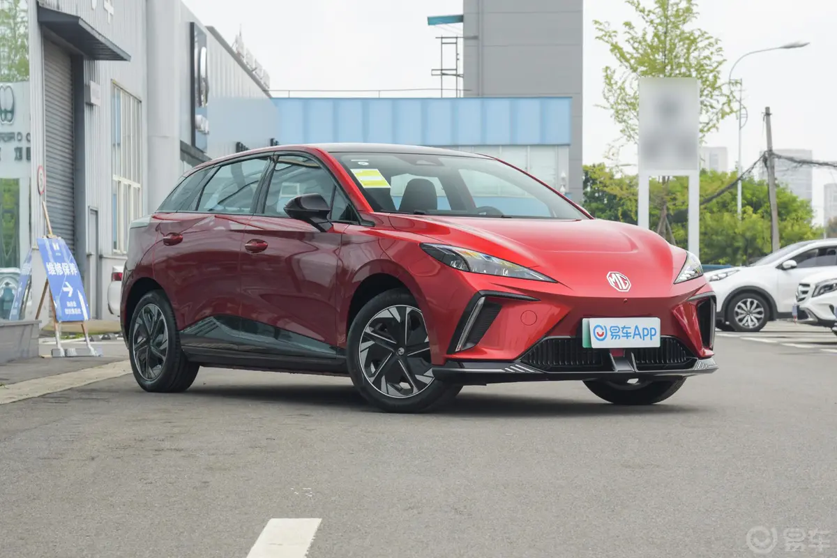 MG4 EV520km 后驱旗舰版侧前45度车头向右水平