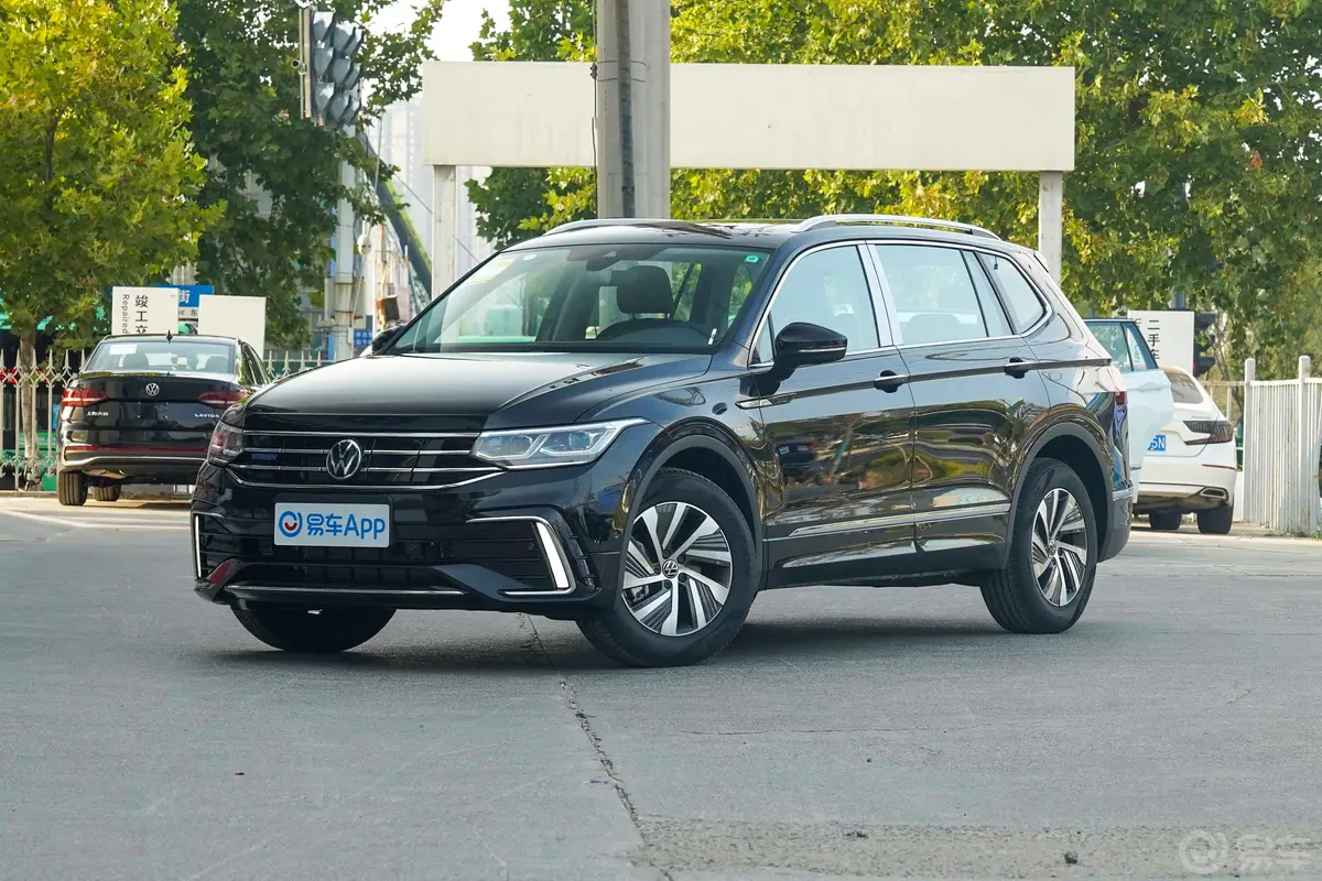 途观L 插电混动430PHEV 旗舰版侧前45度车头向左水平