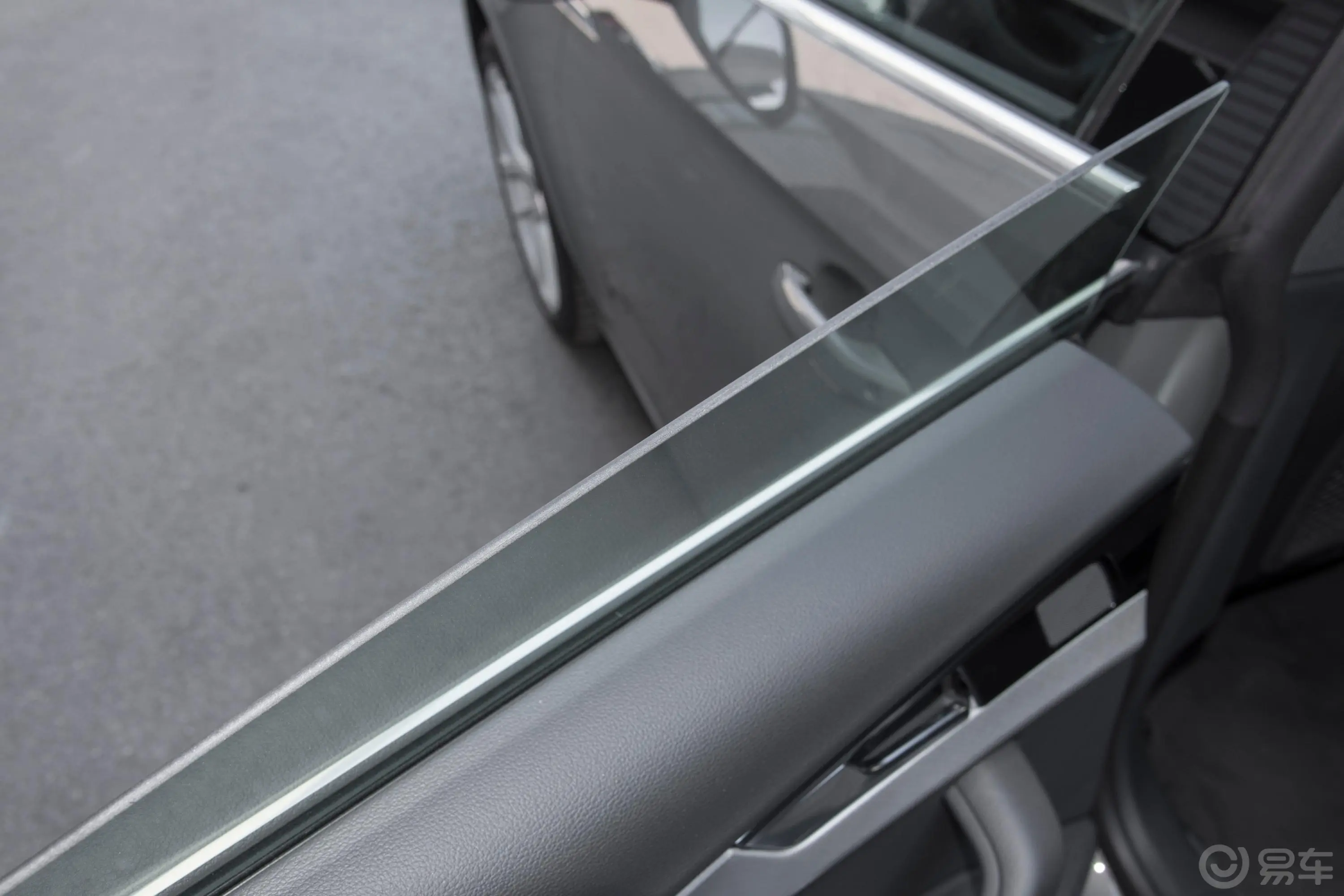 奥迪A5Sportback 40 TFSI 时尚动感型后排玻璃材质特写