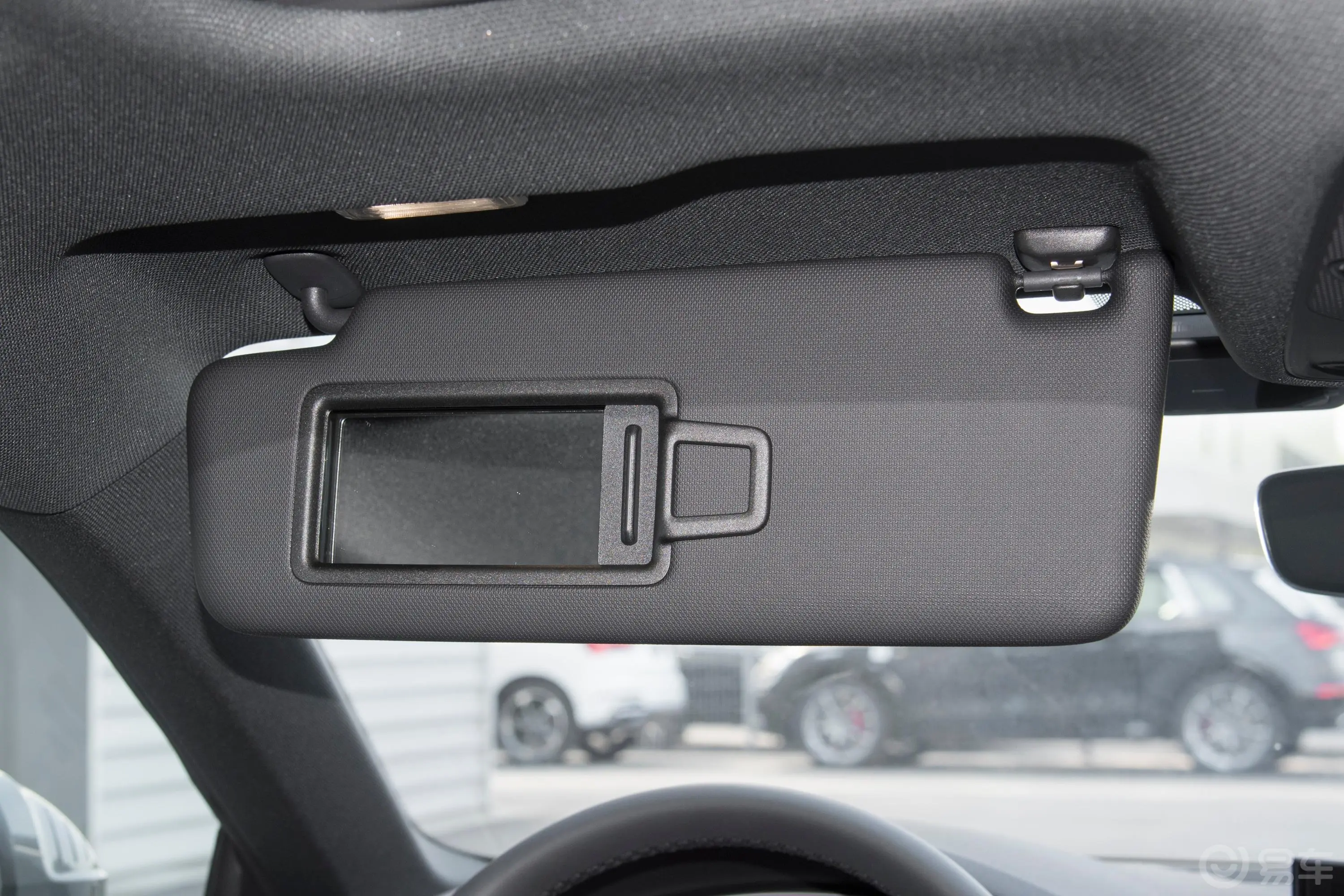 奥迪A5Sportback 40 TFSI 时尚动感型驾驶位遮阳板