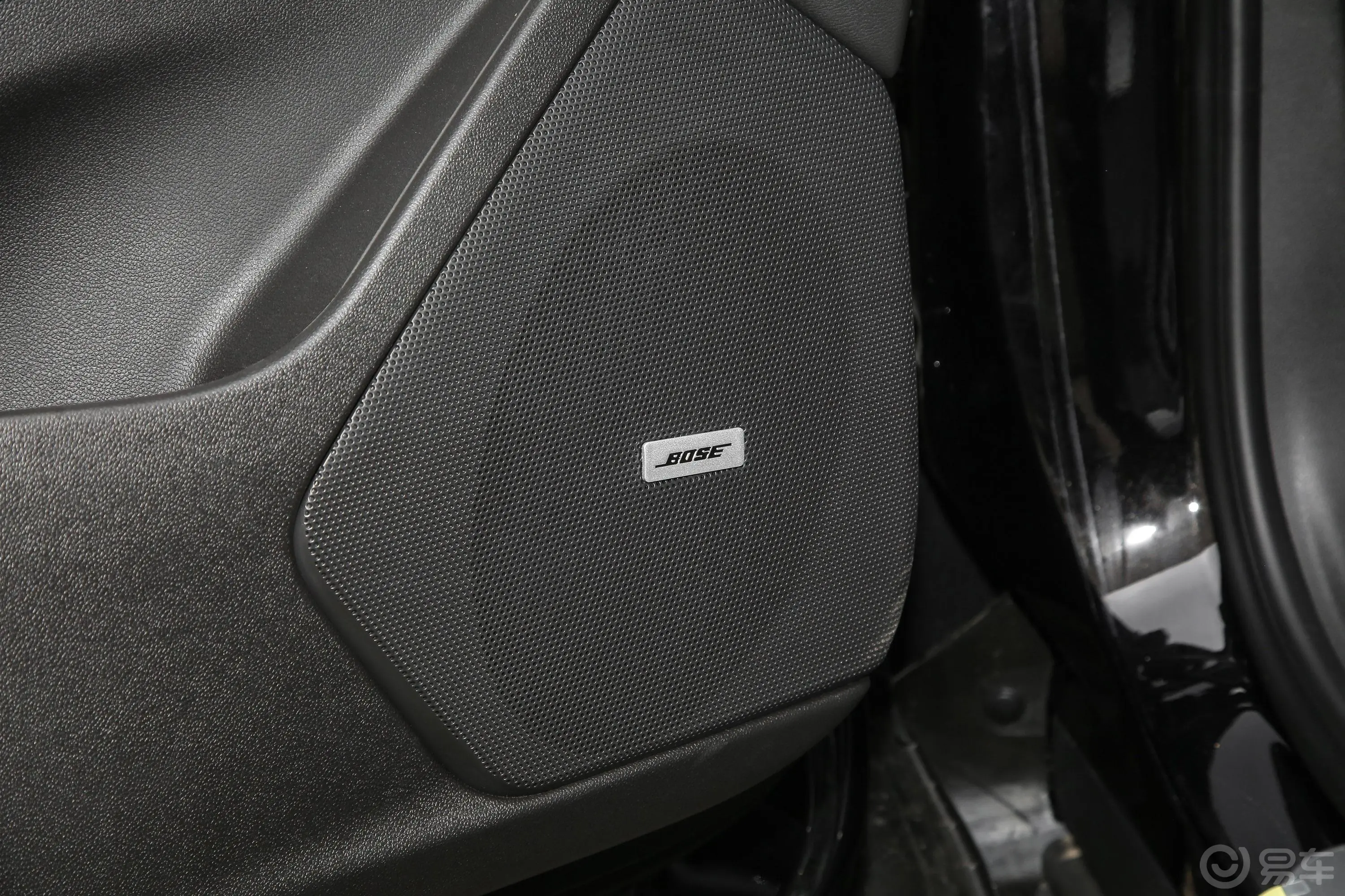凯迪拉克XT6轻混 120周年纪念版 2.0T 四驱尊贵型 6座音响和品牌