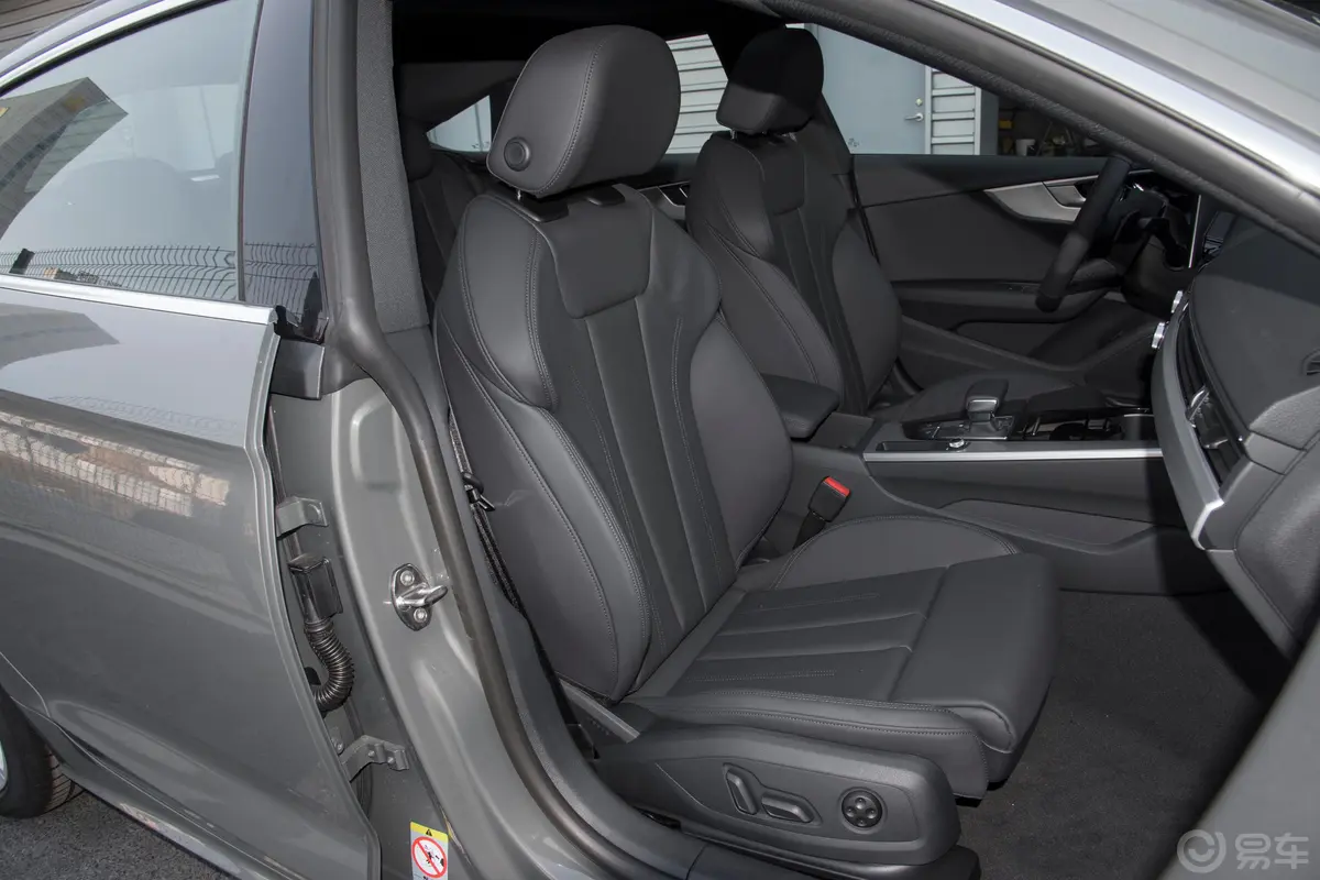 奥迪A5Sportback 40 TFSI 时尚动感型副驾驶座椅