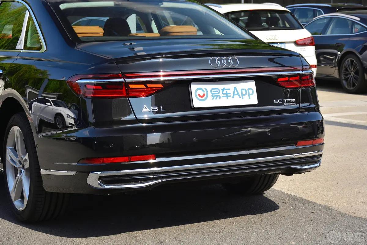 奥迪A8改款 A8L 50 TFSI quattro 臻选型车后雷达